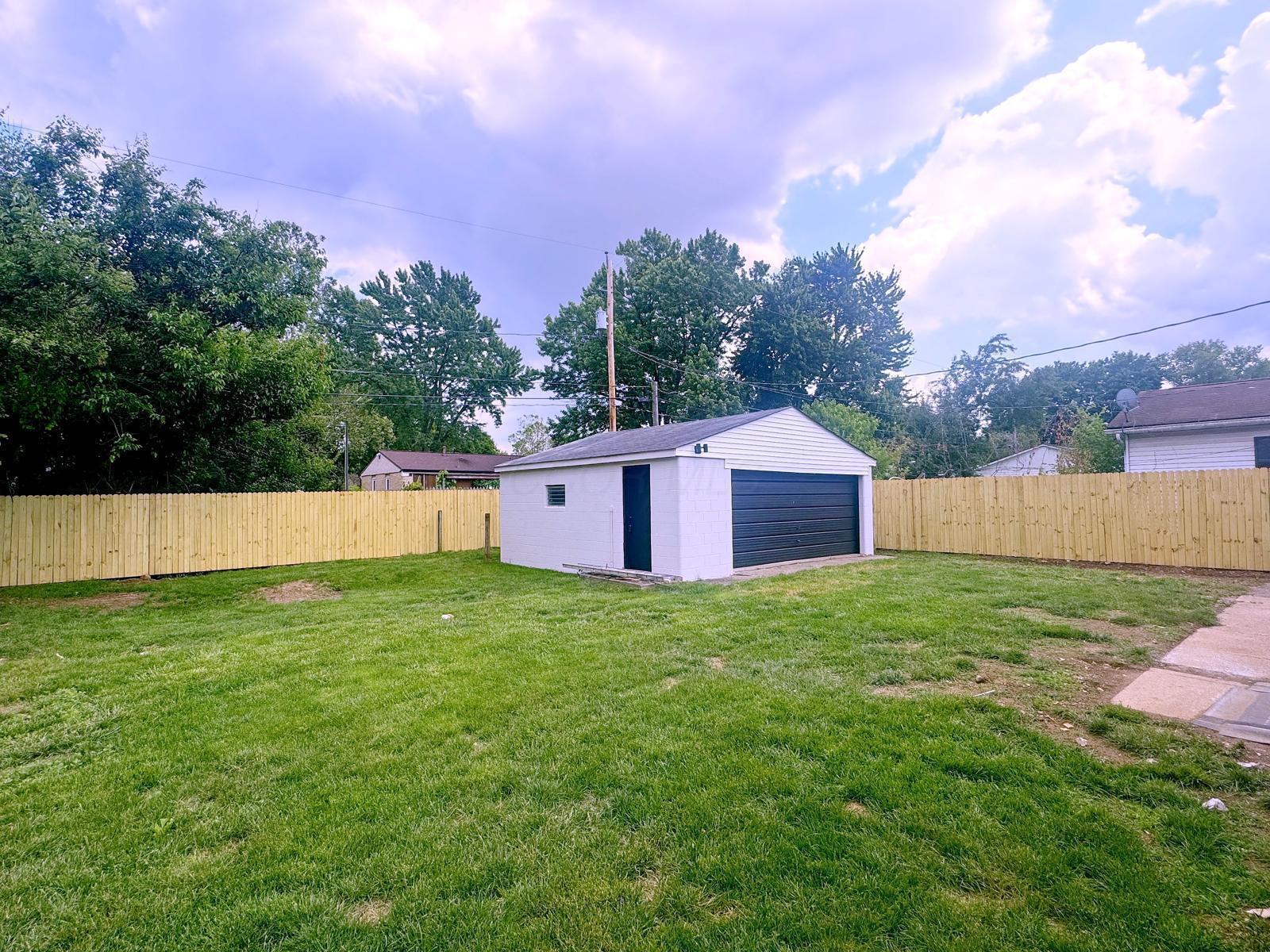 3496 Cadell Road Property Photo 17
