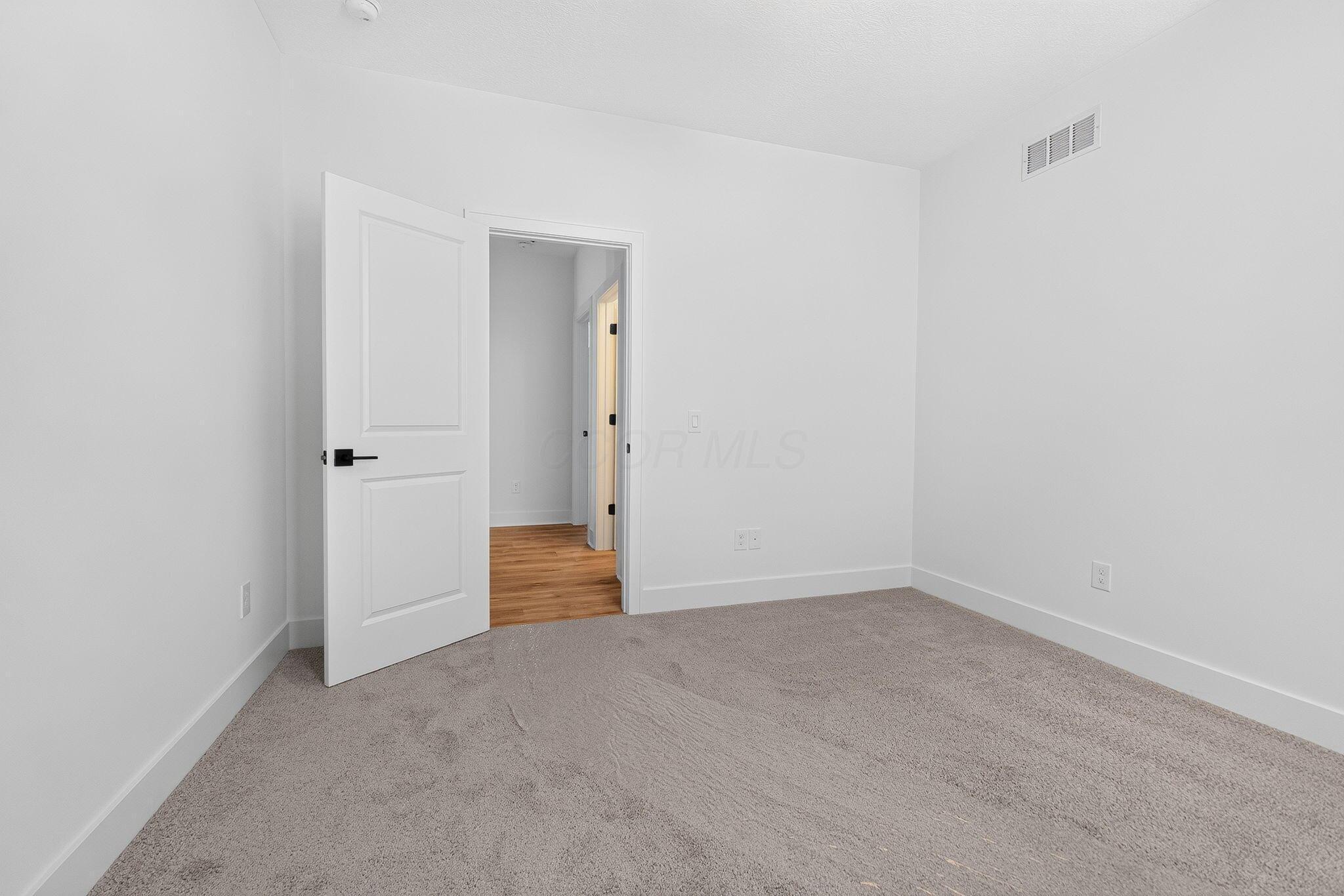 2048 Leopold Drive Property Photo 37
