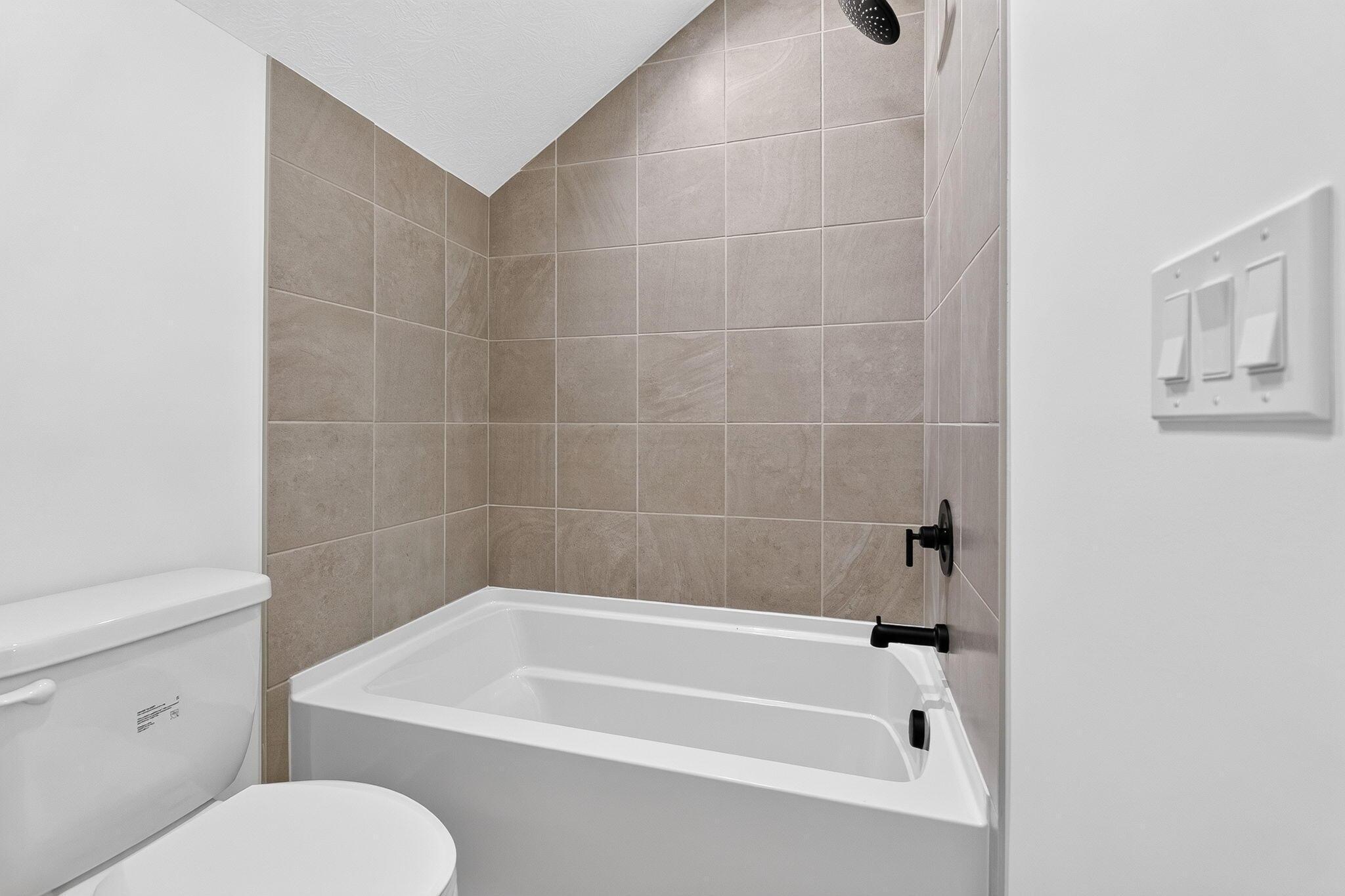 2048 Leopold Drive Property Photo 40