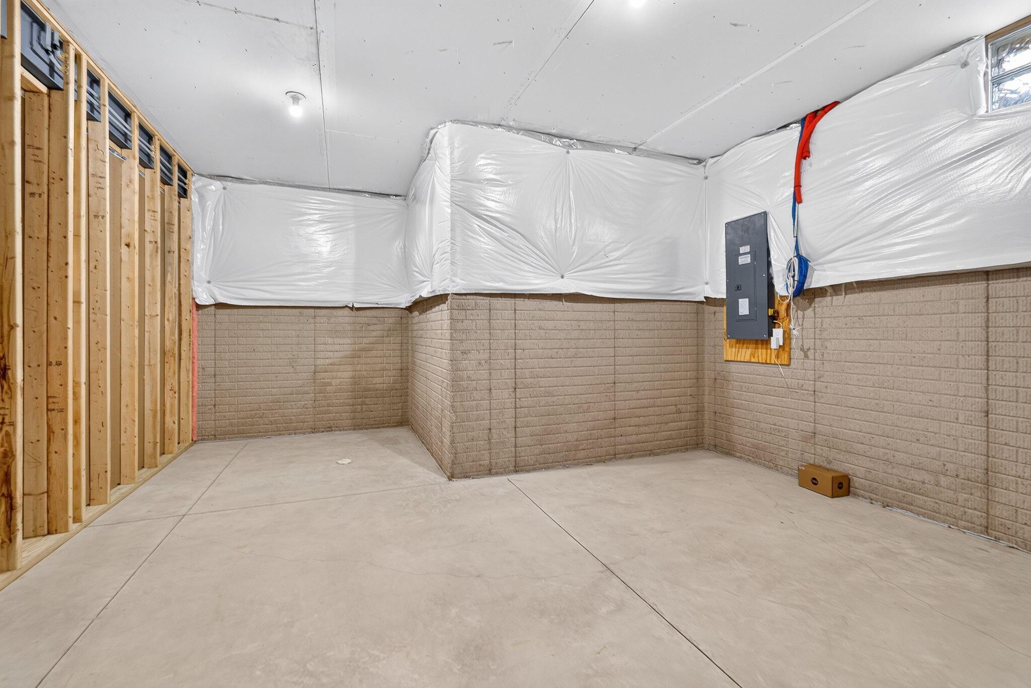 2048 Leopold Drive Property Photo 58