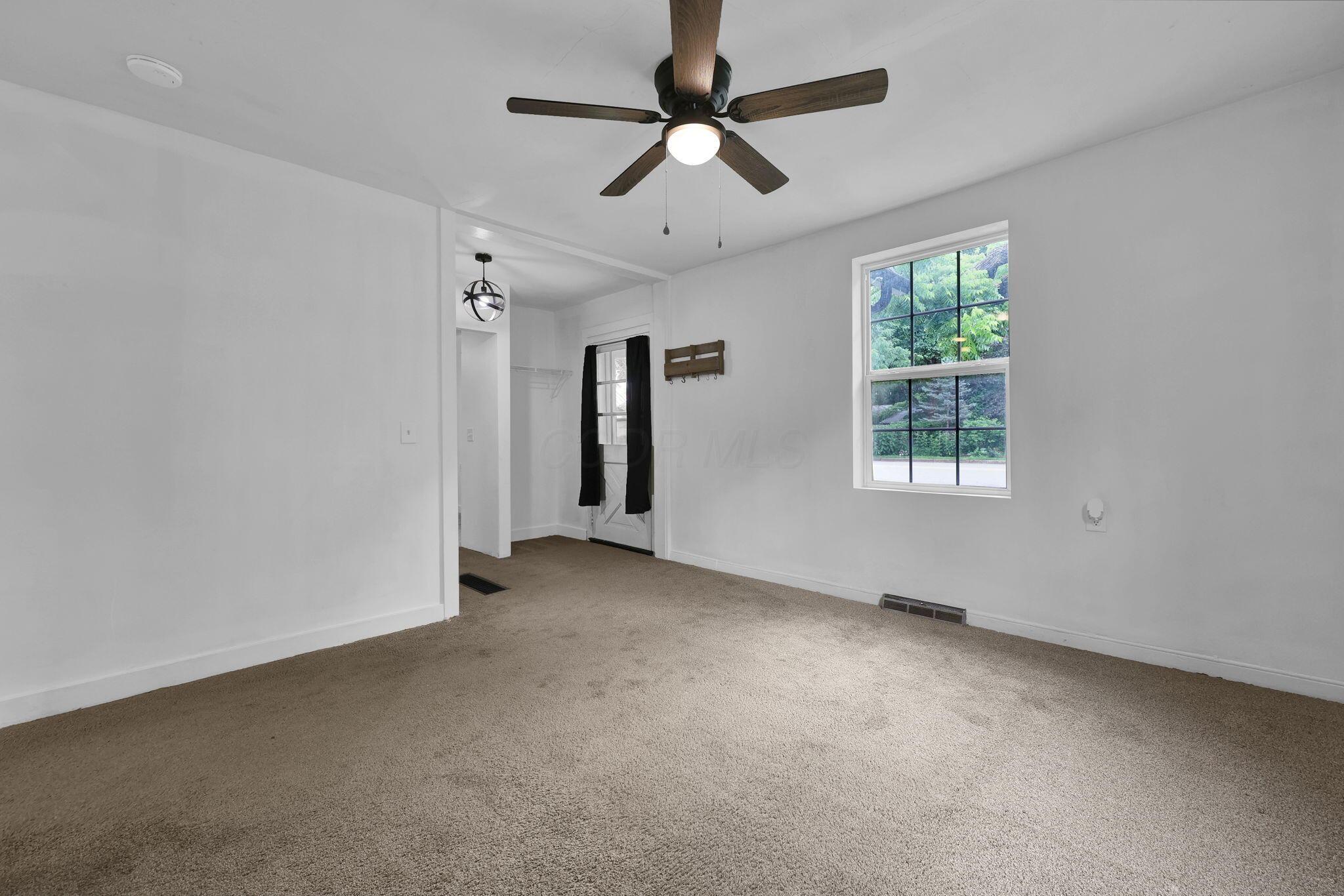 315 E Main Street Property Photo 8