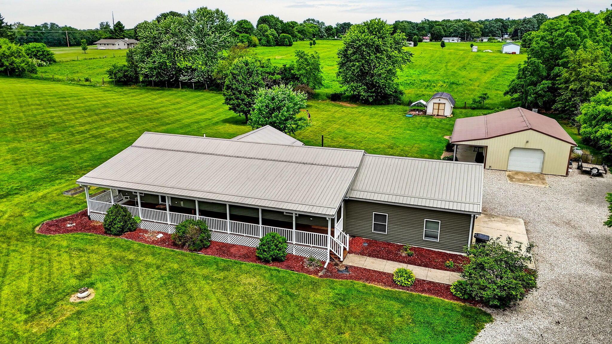 7096 Warner-huffer Road Property Photo 1