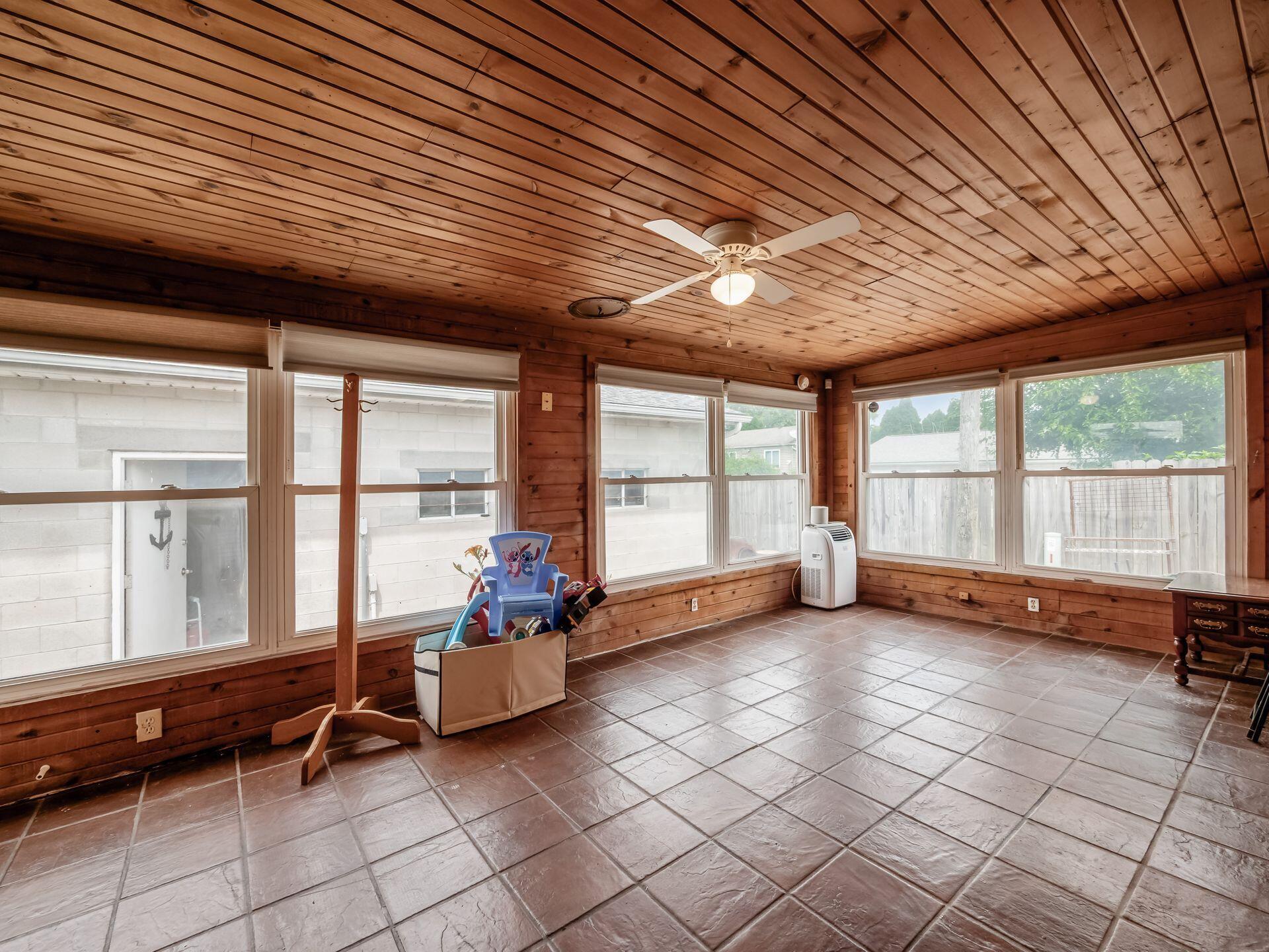 626 Heisley Drive Property Photo 12