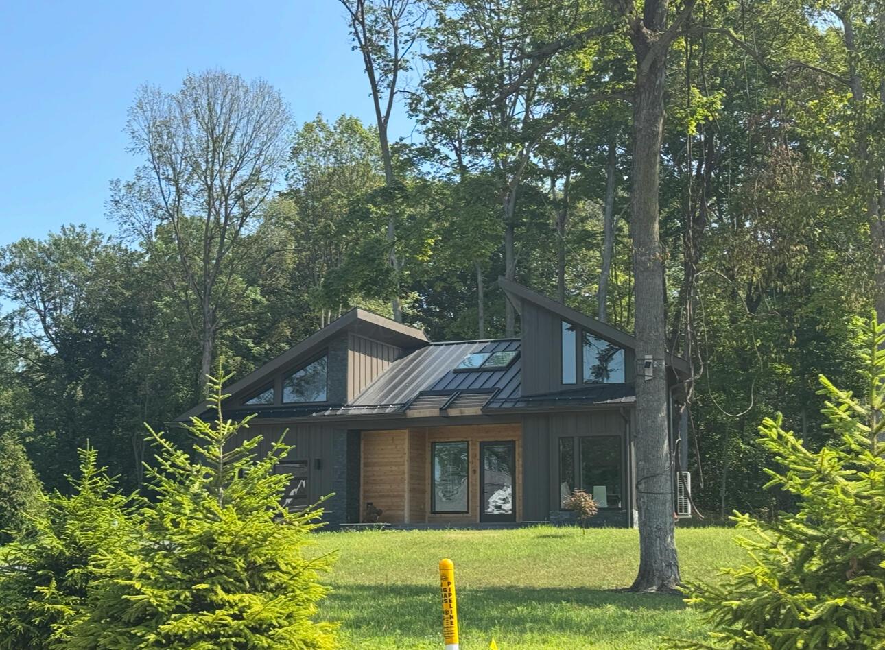 200 Leezy Drive Property Photo 4