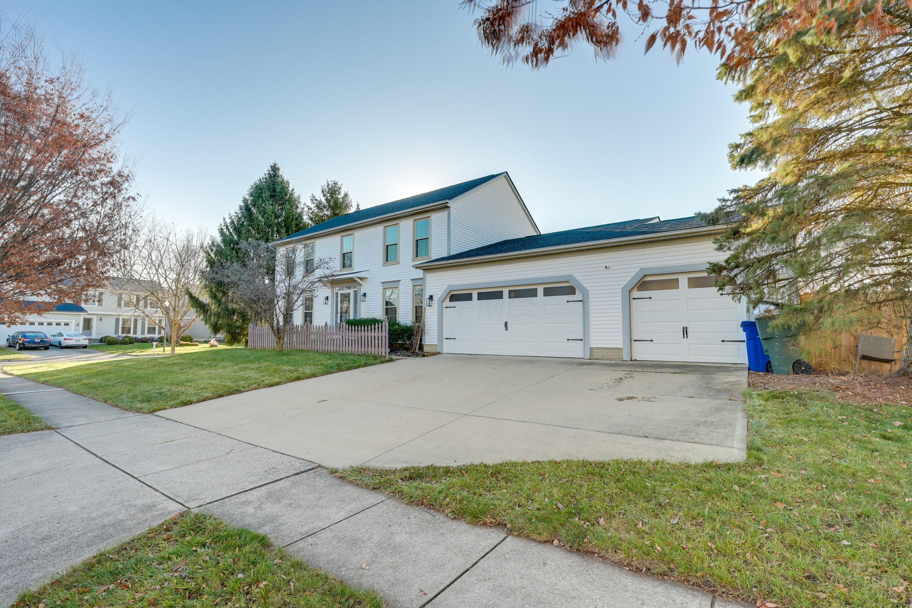 811 Mountainview Drive Property Photo 3