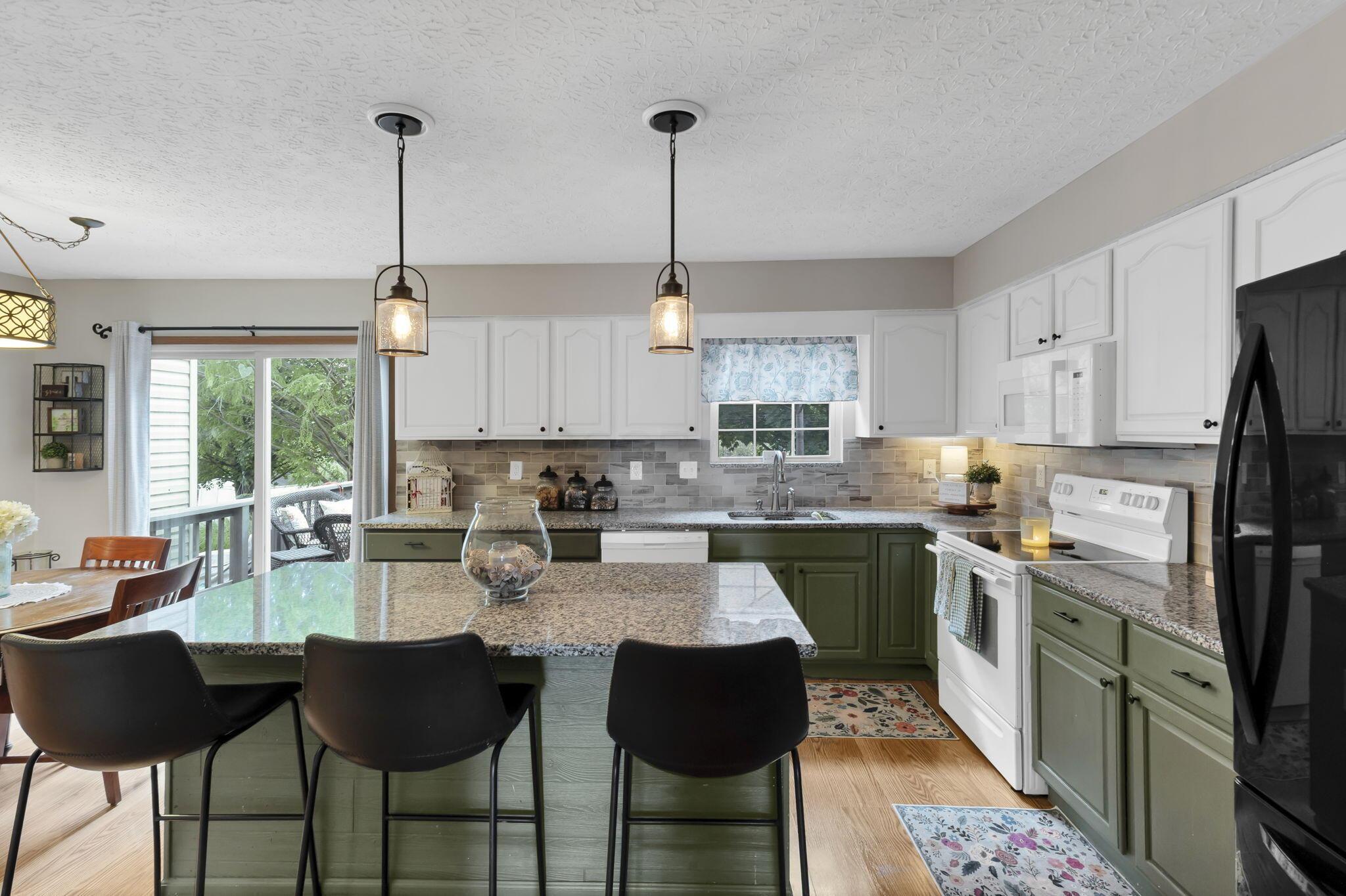 483 Lorraine Boulevard Property Photo 11