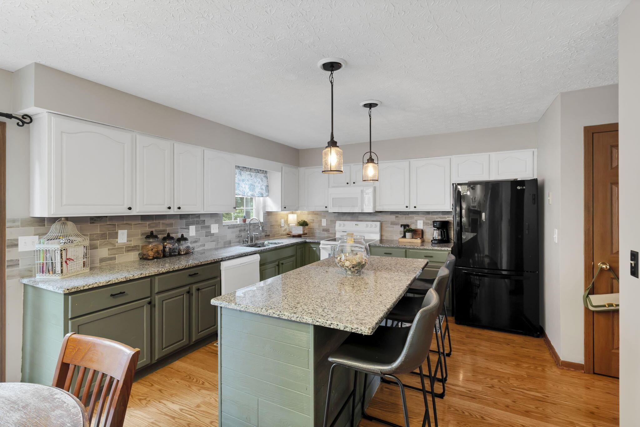 483 Lorraine Boulevard Property Photo 12