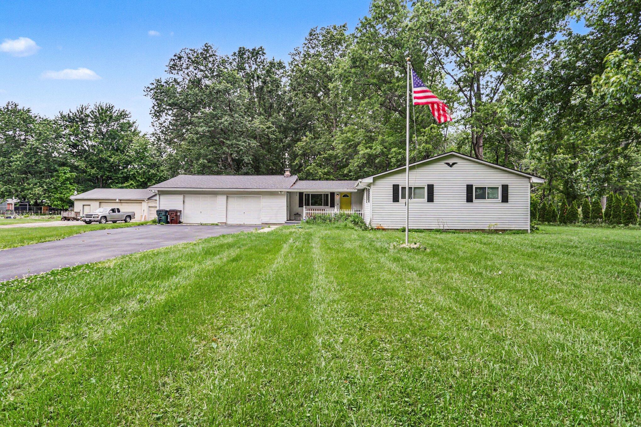 4905 Babbitt Road Property Photo 2