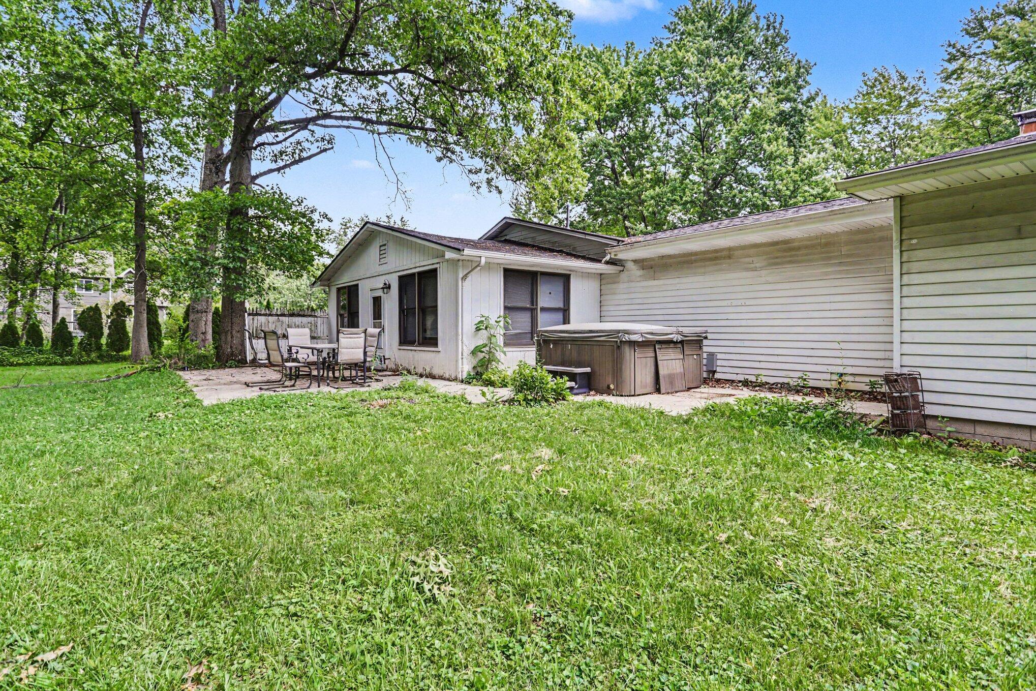 4905 Babbitt Road Property Photo 4