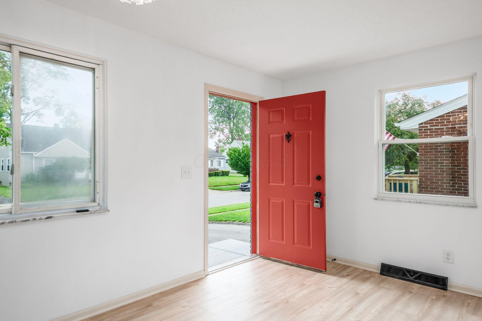 4277 Beechgrove Drive Property Photo 4