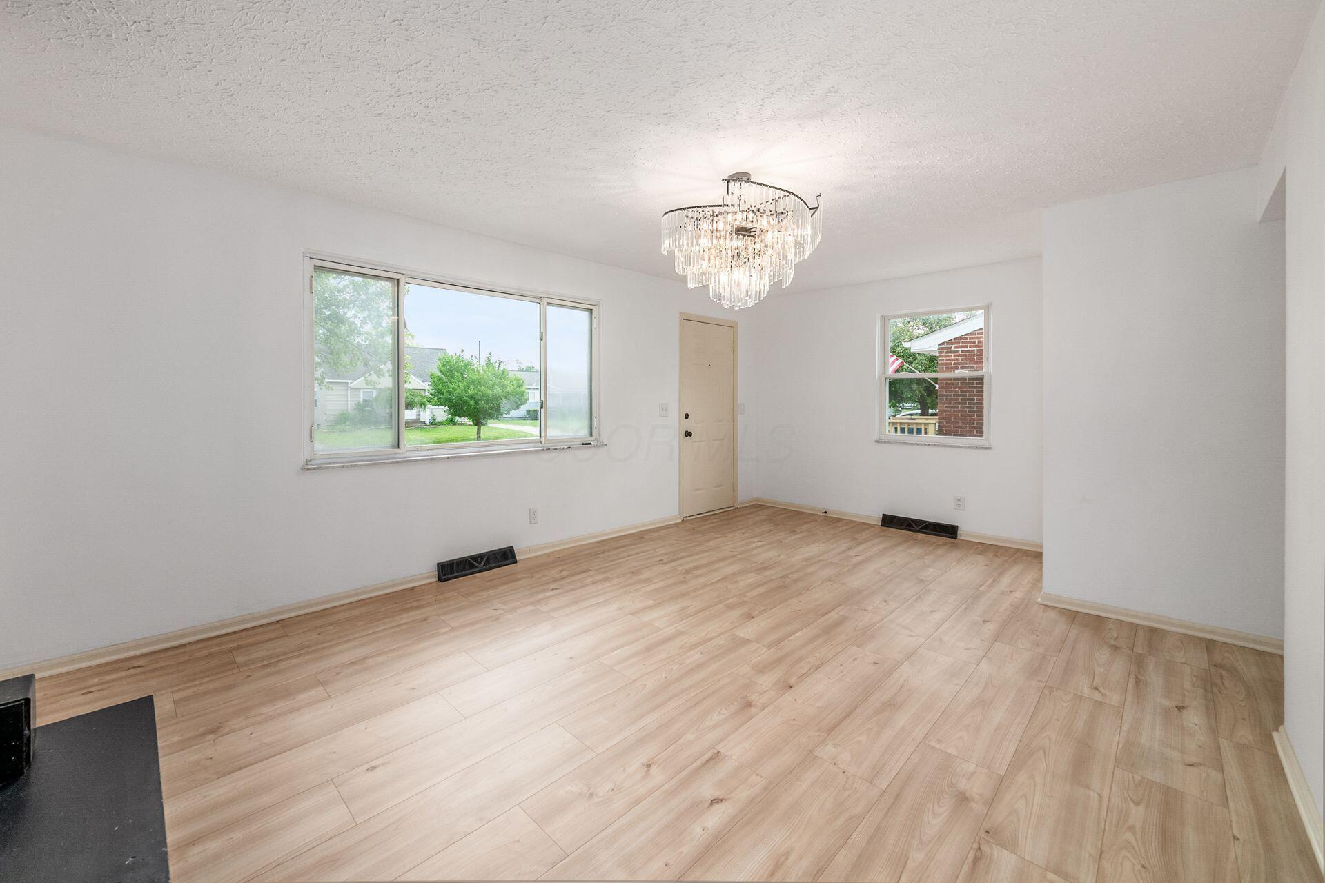 4277 Beechgrove Drive Property Photo 7