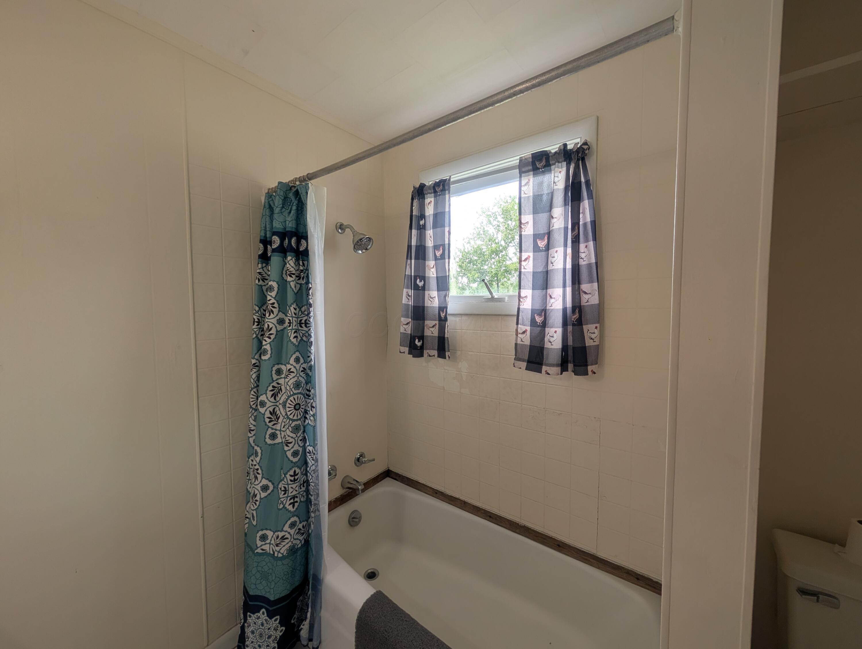 123 E Main Street Property Photo 8
