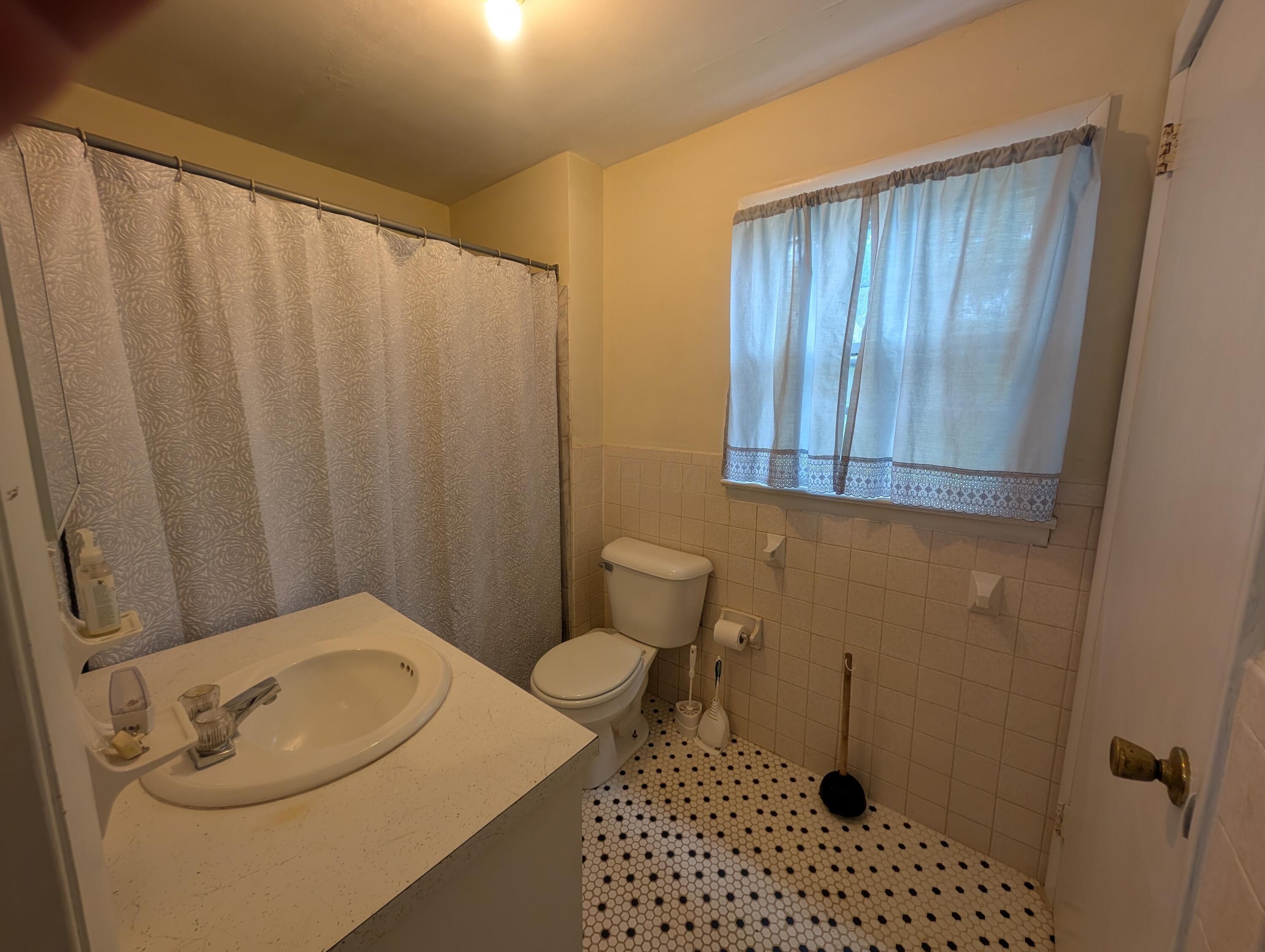 123 E Main Street Property Photo 18