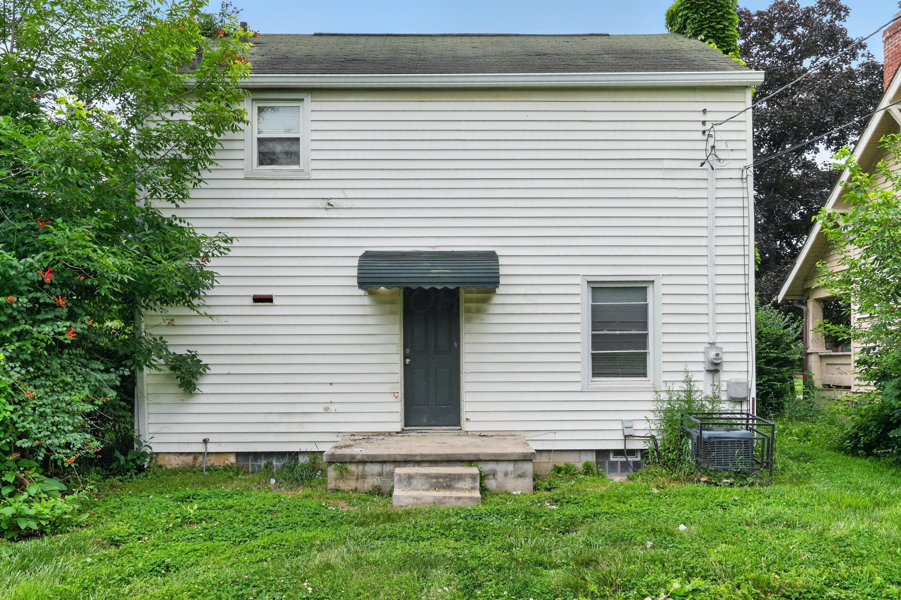 594 S Hampton Road Property Photo 3