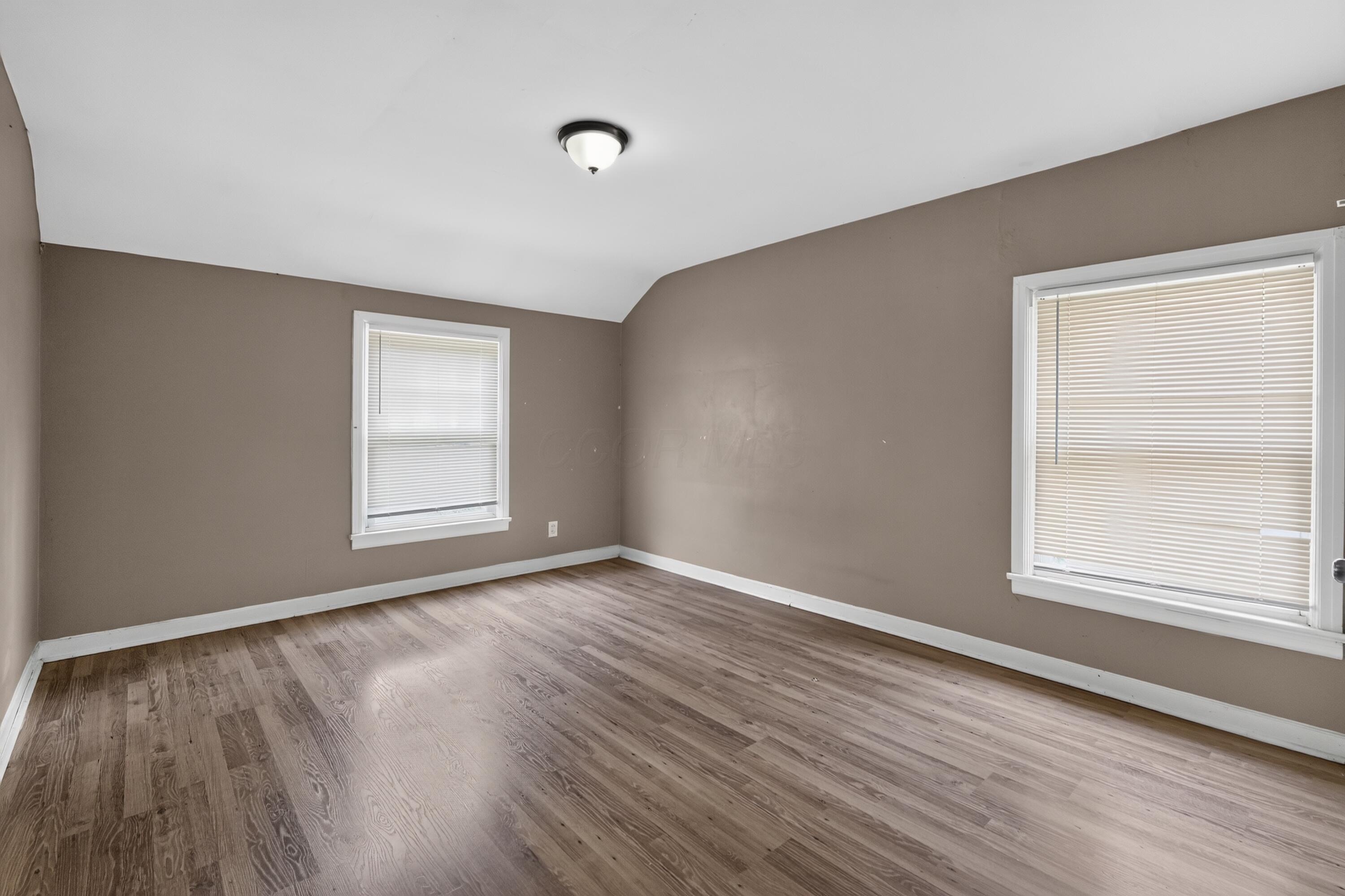 594 S Hampton Road Property Photo 10