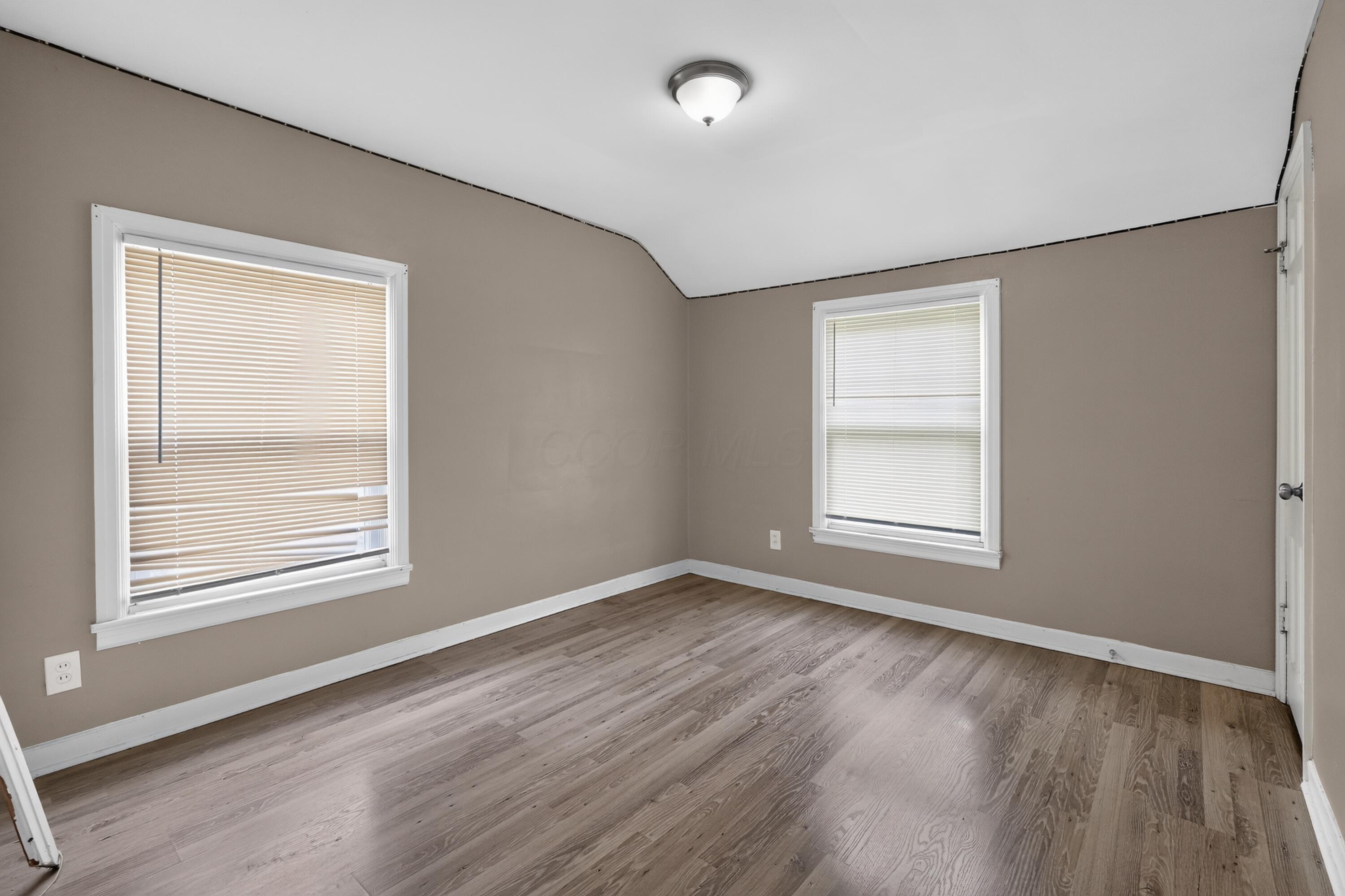 594 S Hampton Road Property Photo 13