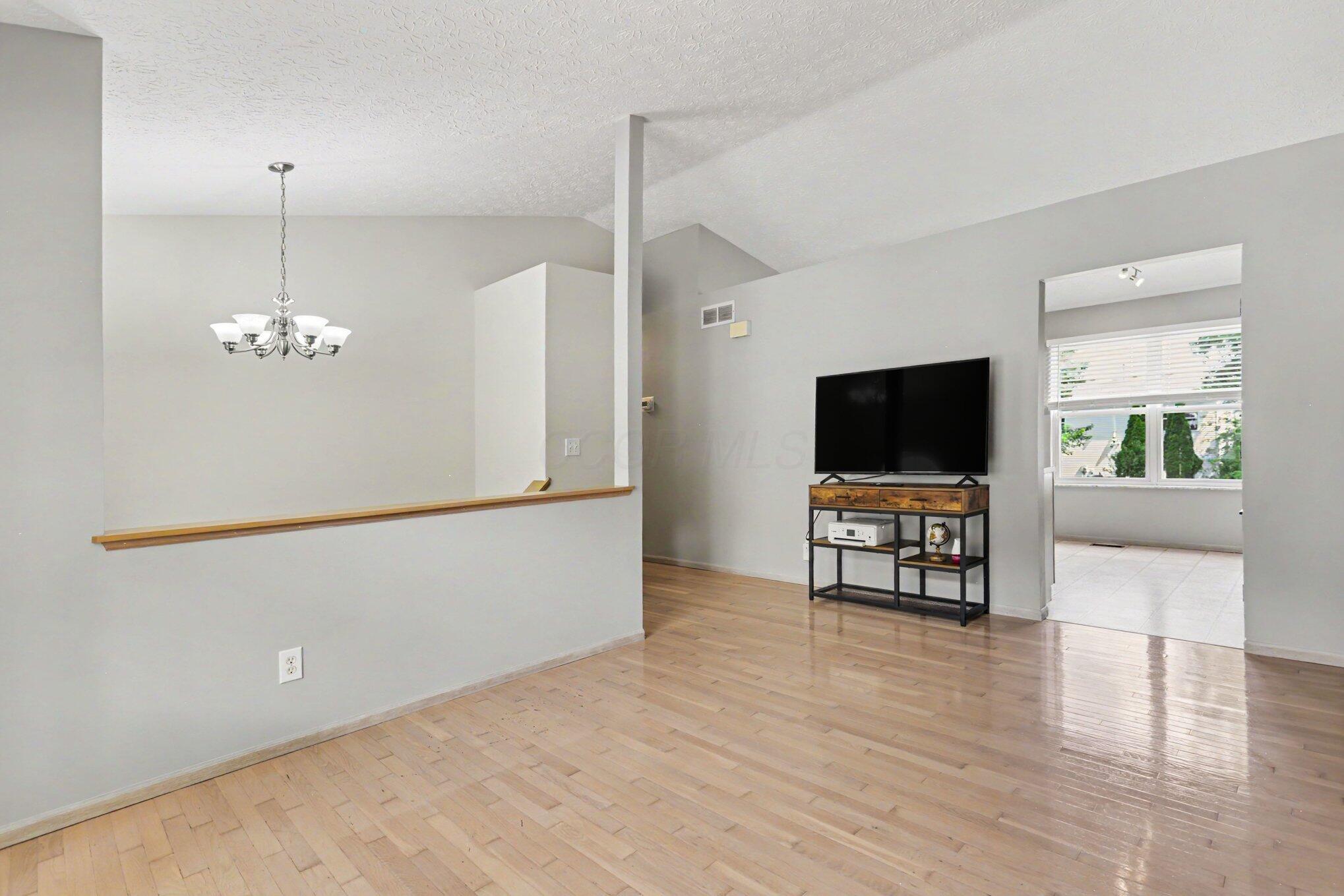 7872 Fairfax Loop Drive Property Photo 4