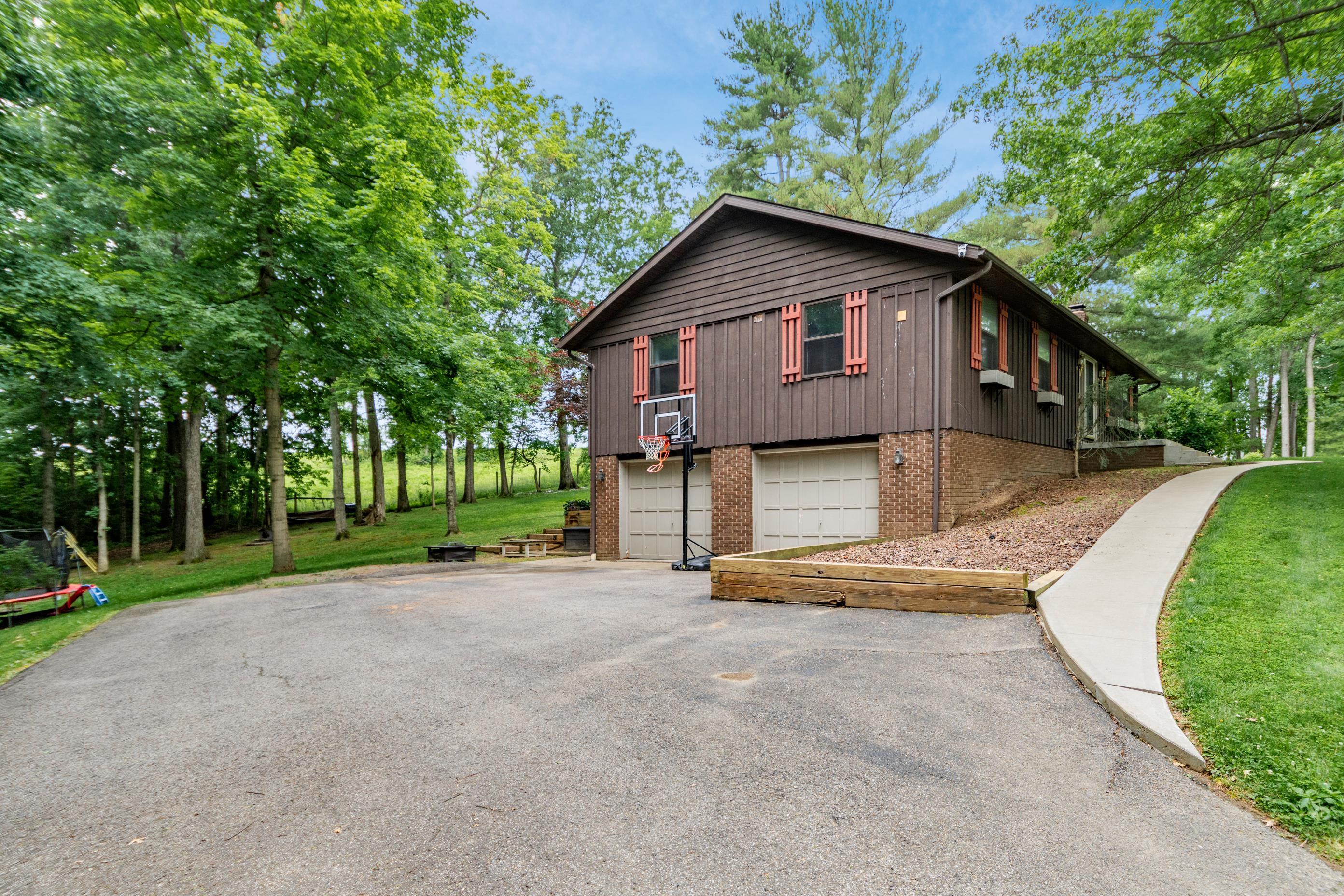 2560 Tarkman Property Photo 40