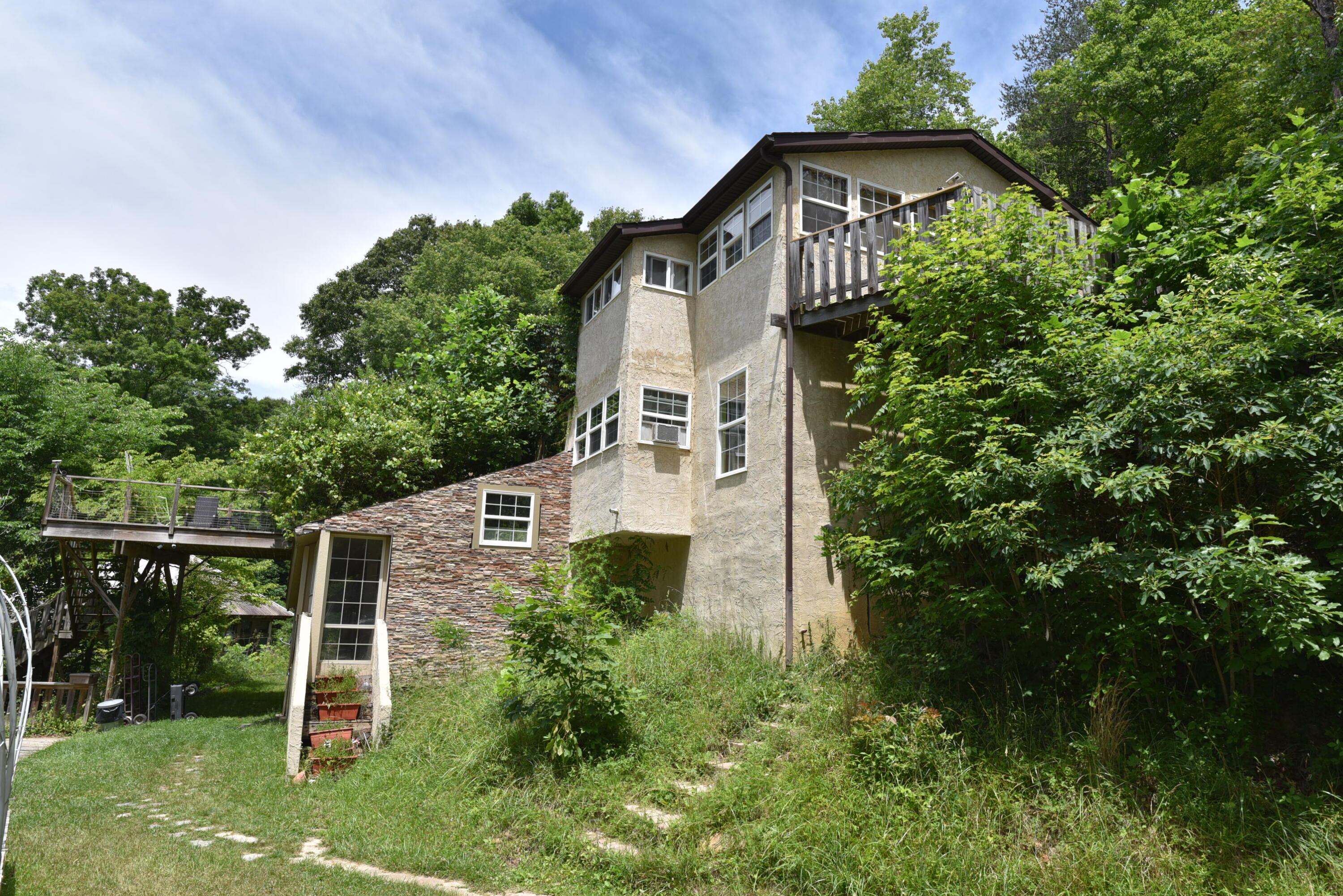 226021710 Property Photo 2