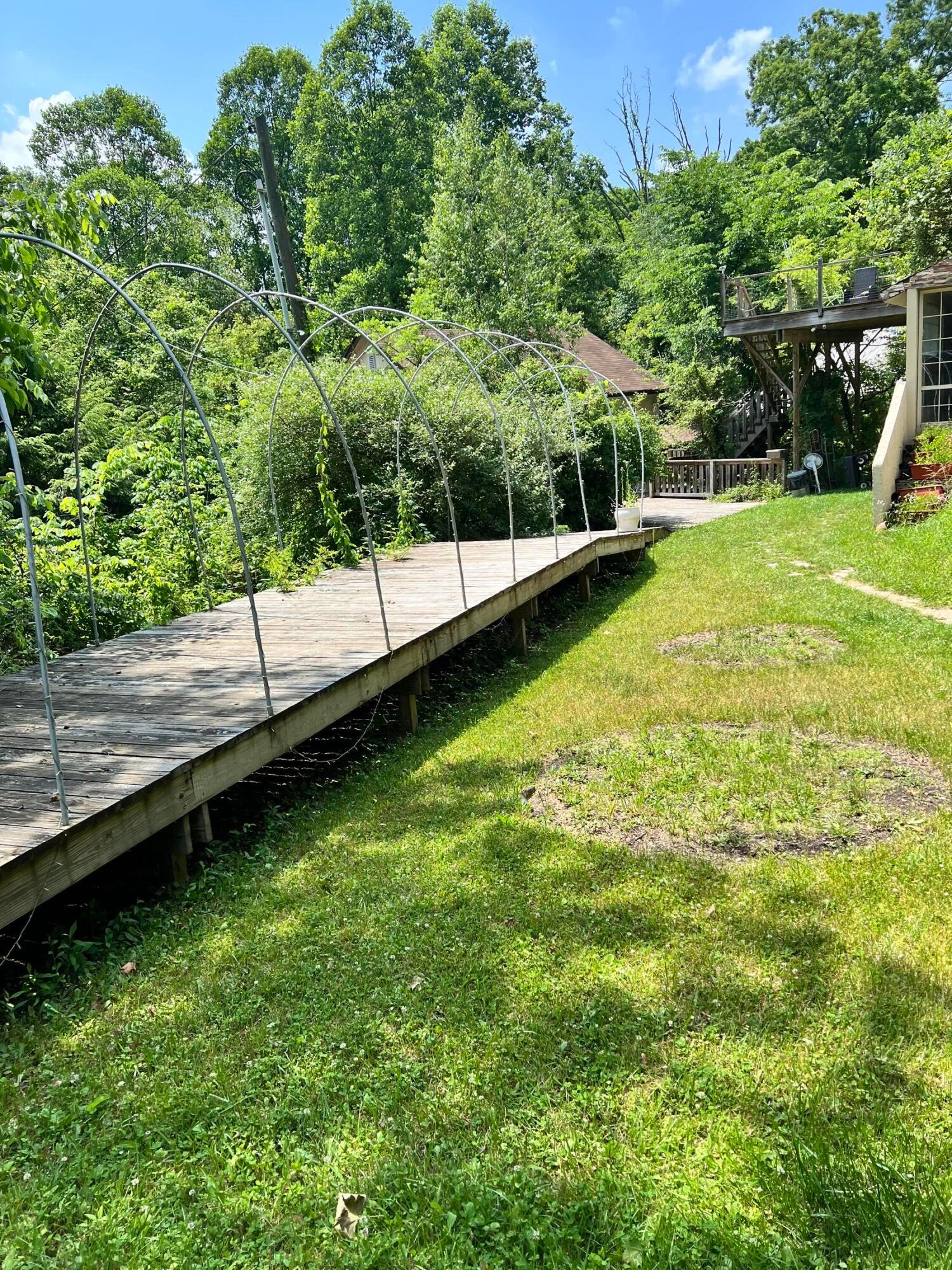 226021710 Property Photo 6