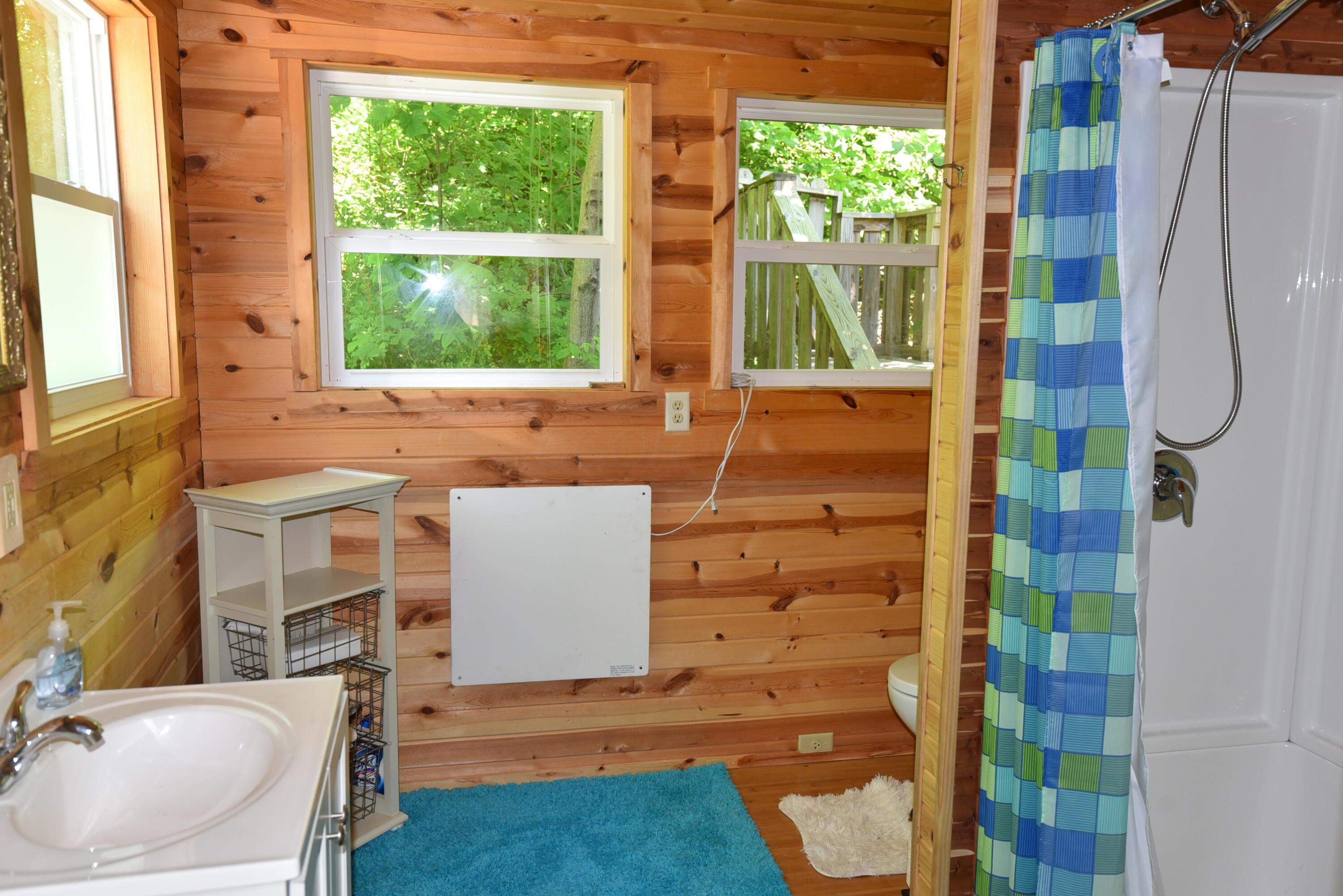 226021710 Property Photo 32