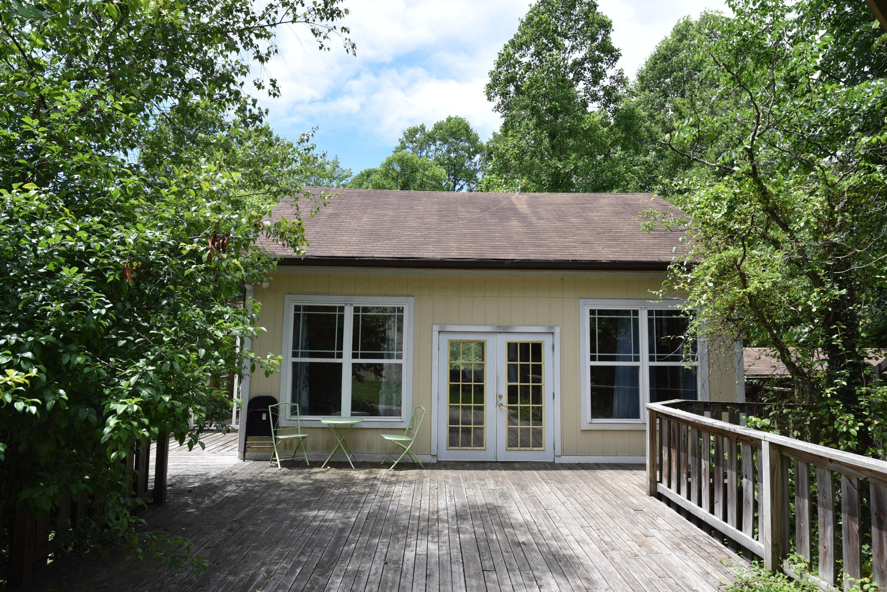 226021710 Property Photo 36
