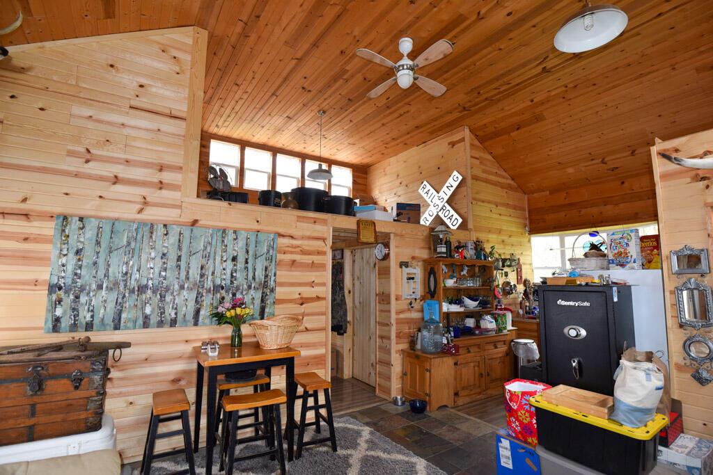 226021710 Property Photo 40