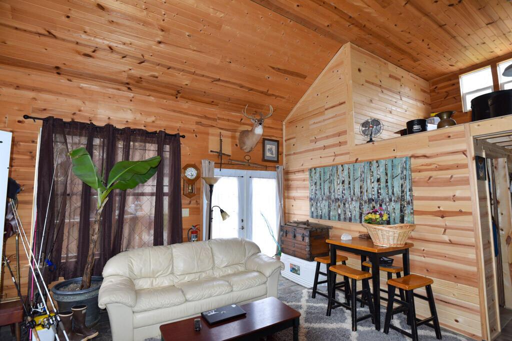 226021710 Property Photo 41