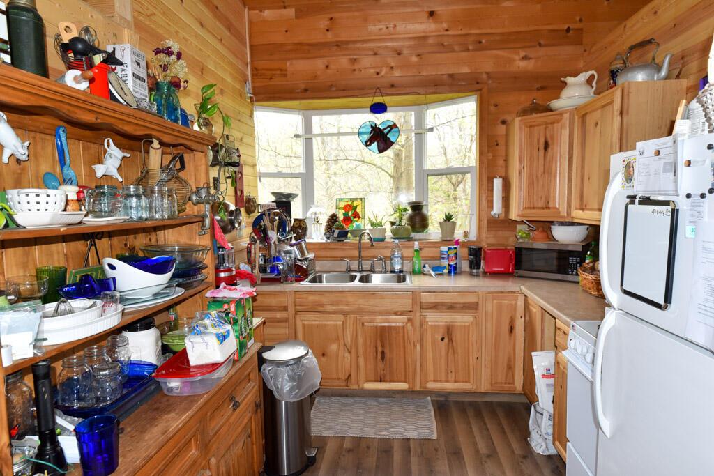 226021710 Property Photo 42