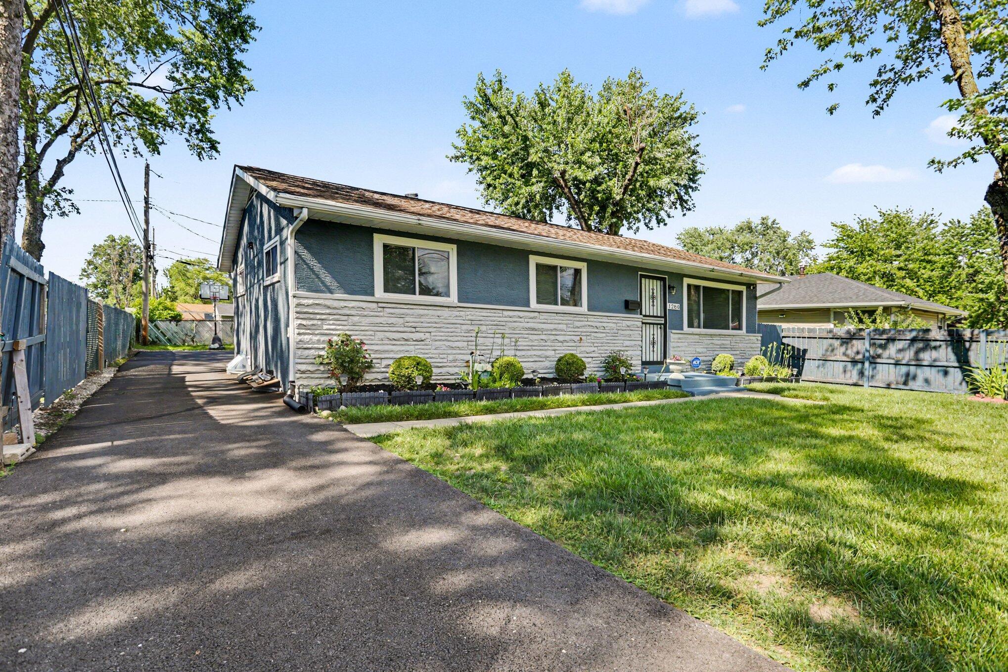1280 Smith Road Property Photo 3