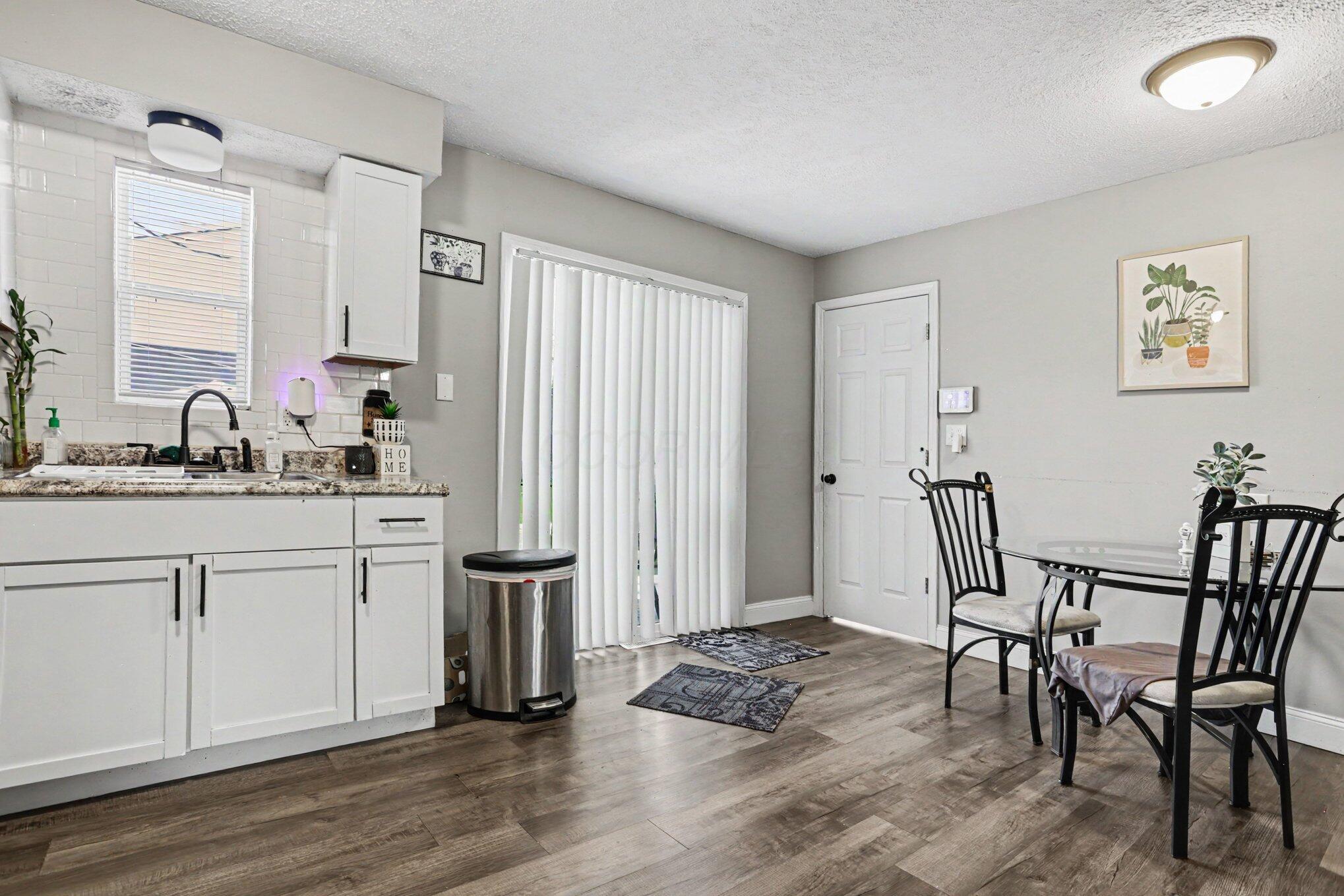 1280 Smith Road Property Photo 8