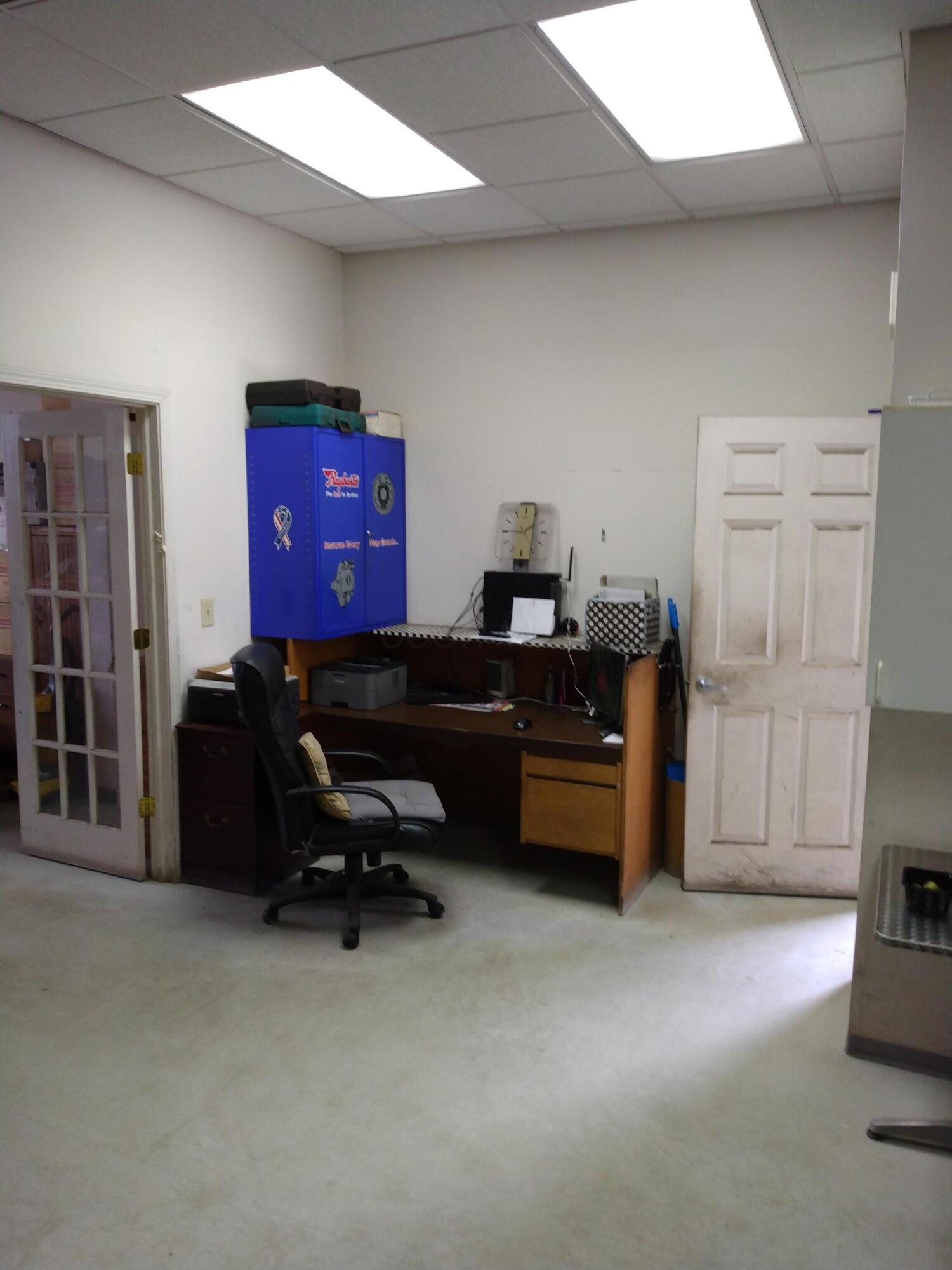 226021824 Property Photo 22