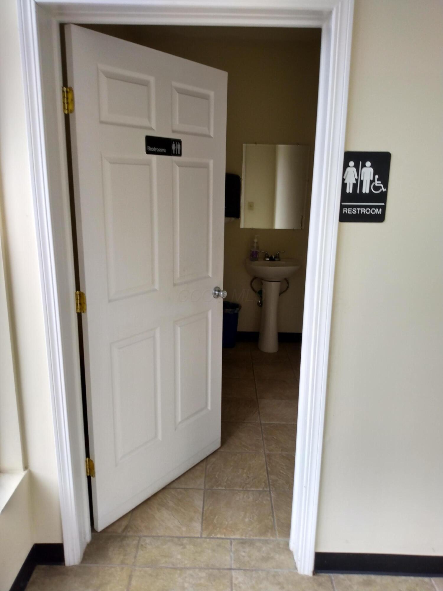 226021825 Property Photo 23