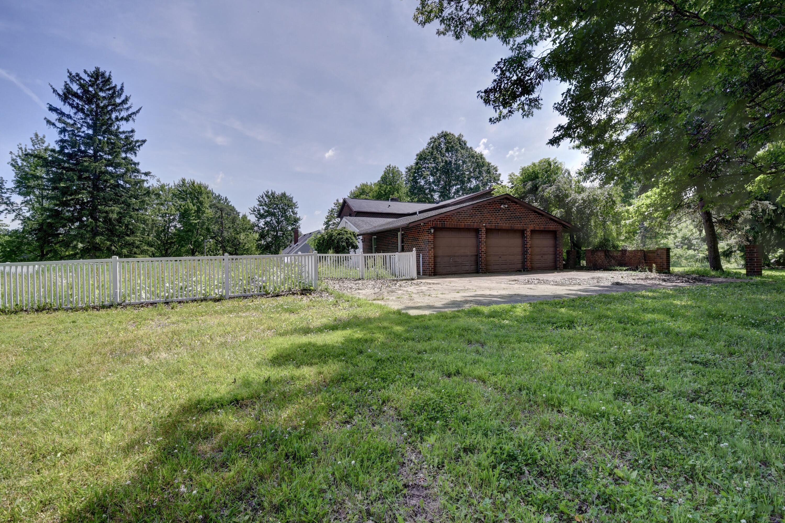 3973 Wadsworth Road Property Photo 9