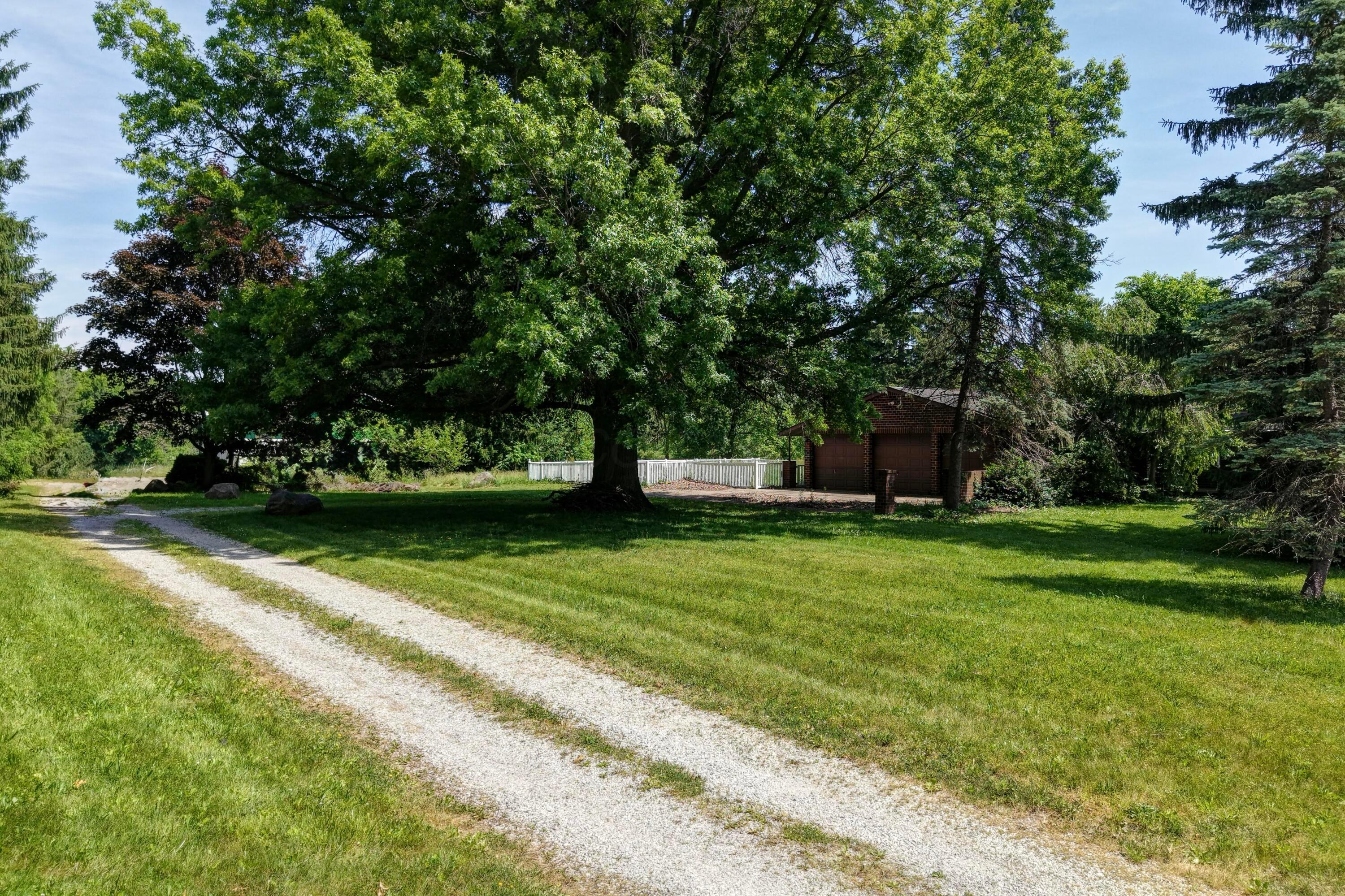 3973 Wadsworth Road Property Photo 11