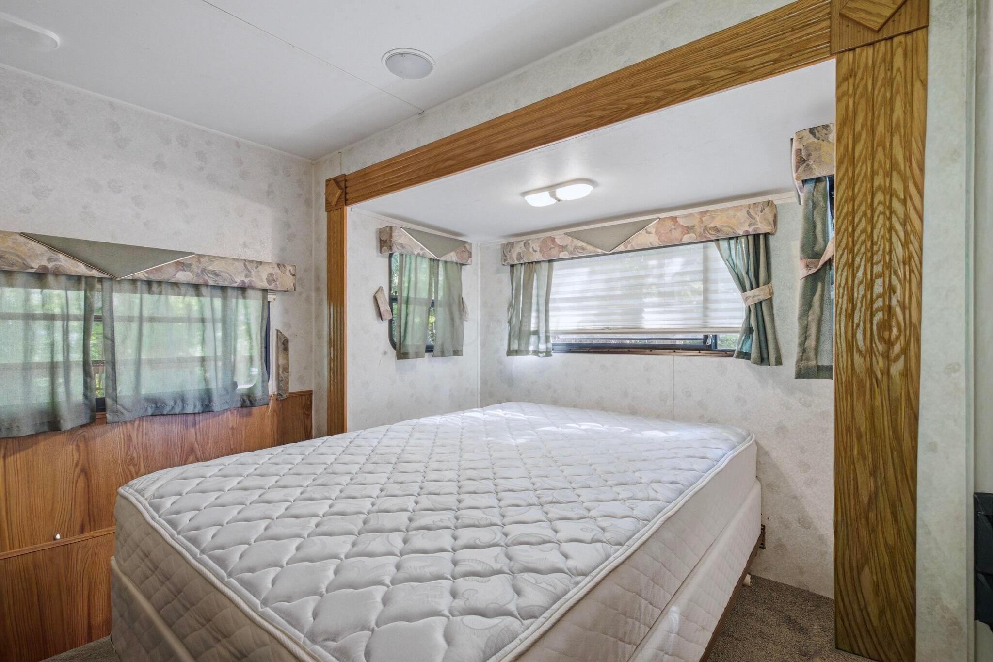 226021849 Property Photo 13