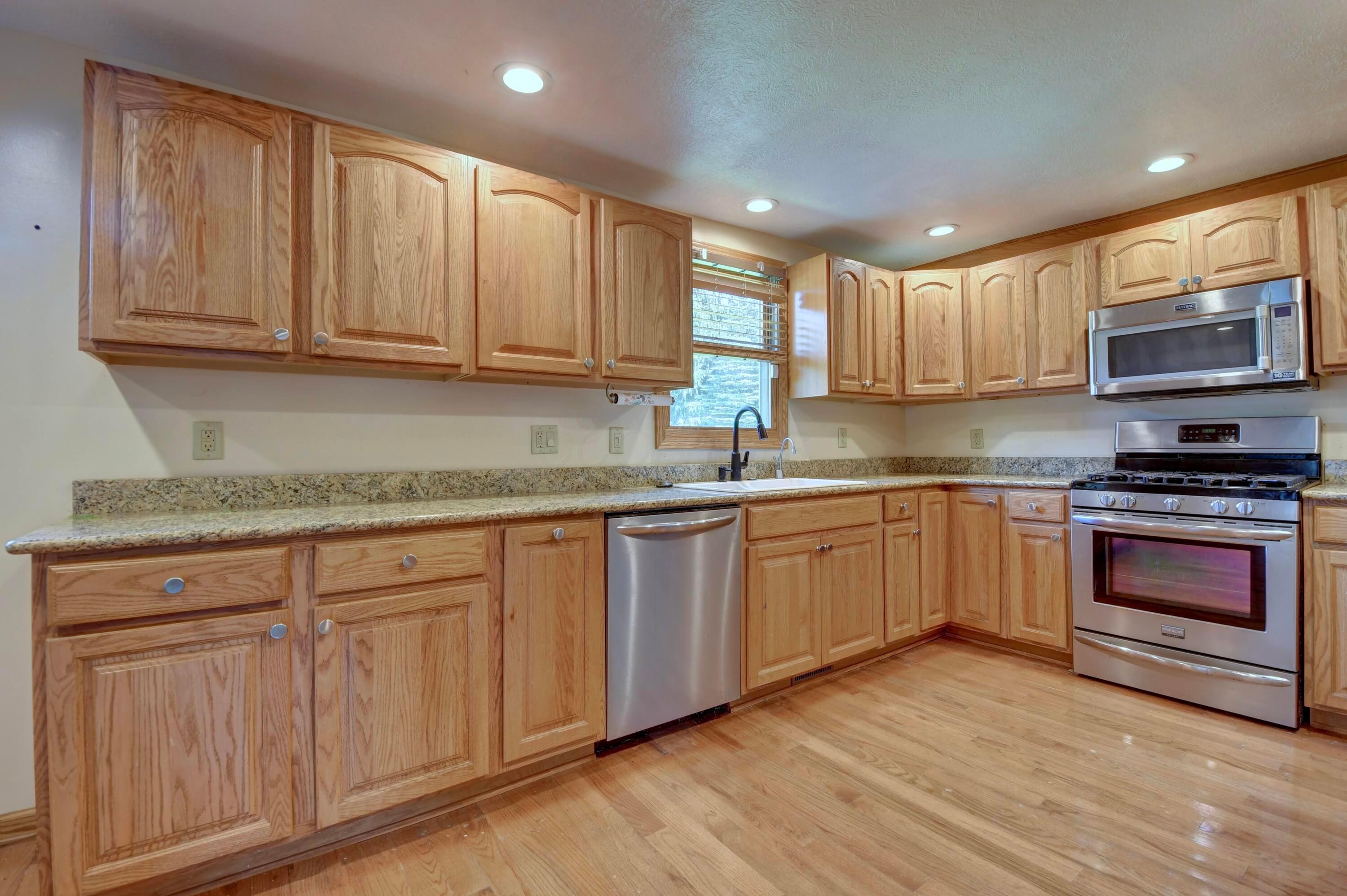3993 Wadsworth Road Property Photo 13