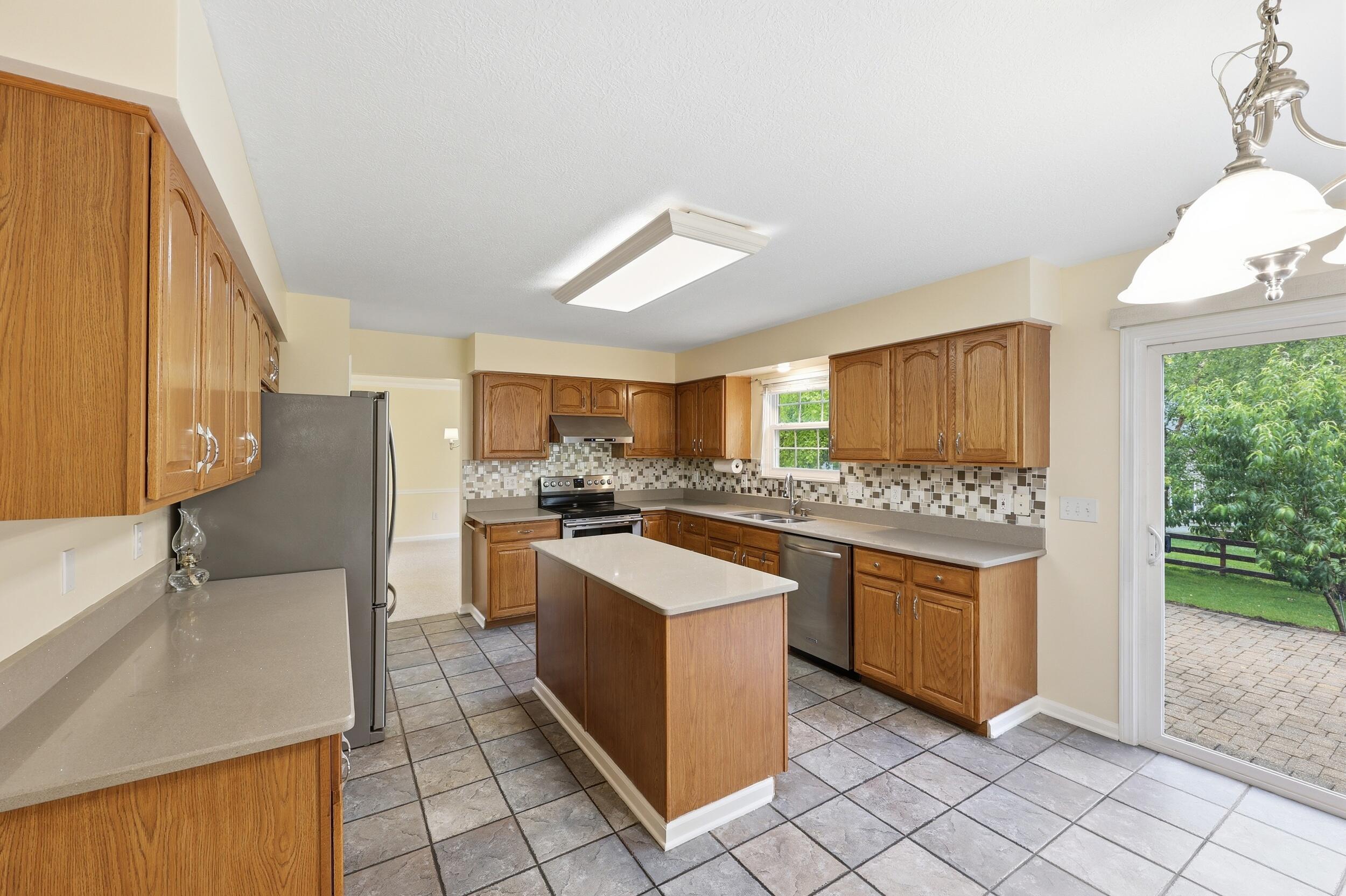 2830 Abbey Knoll Drive Property Photo 12
