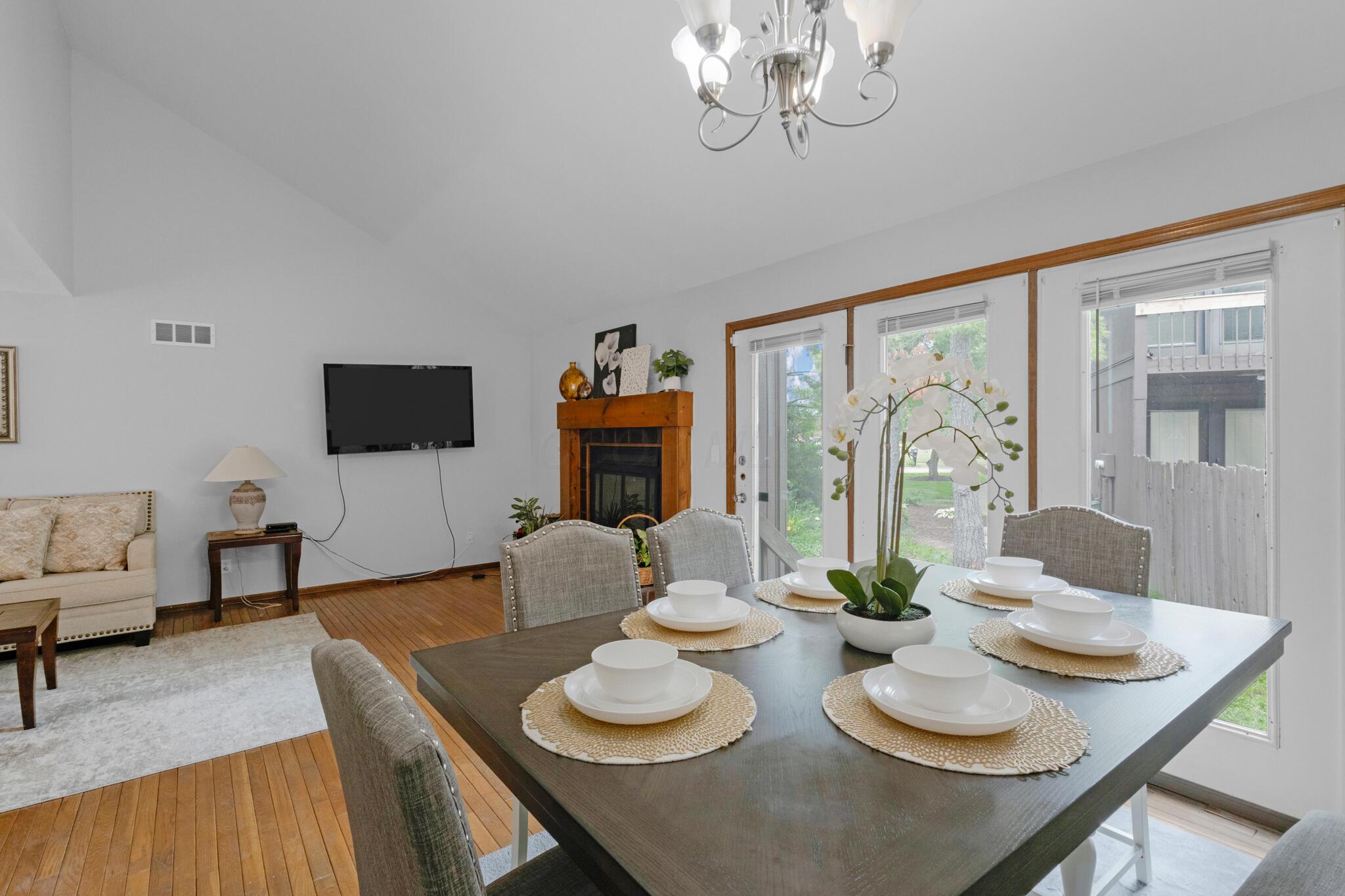 2049 Willow Glen Lane, B Property Photo 17
