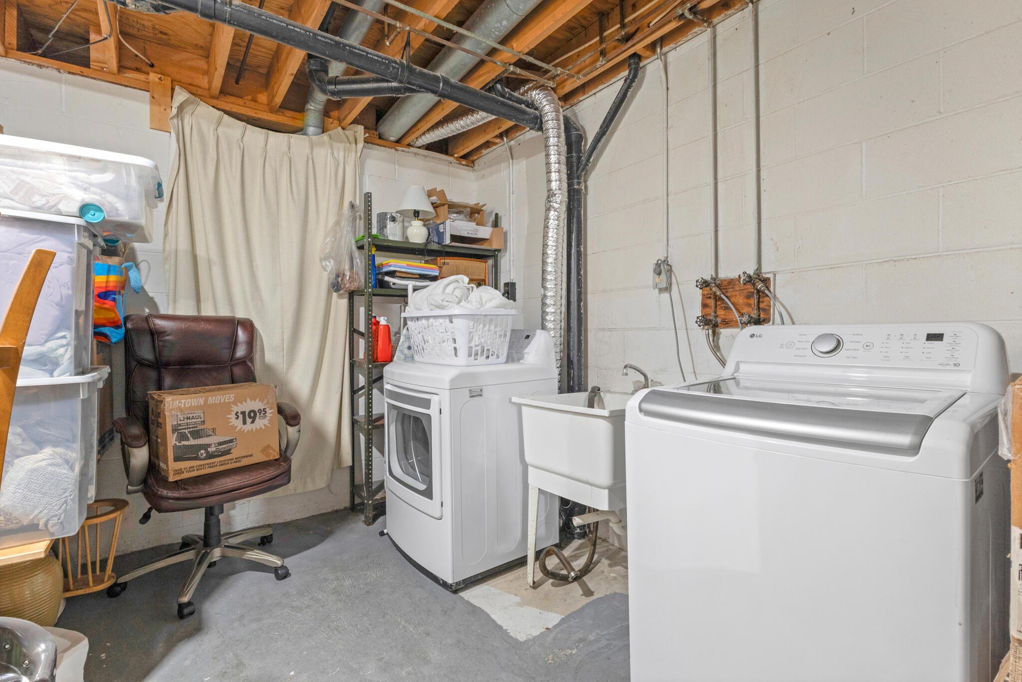 2049 Willow Glen Lane, B Property Photo 31