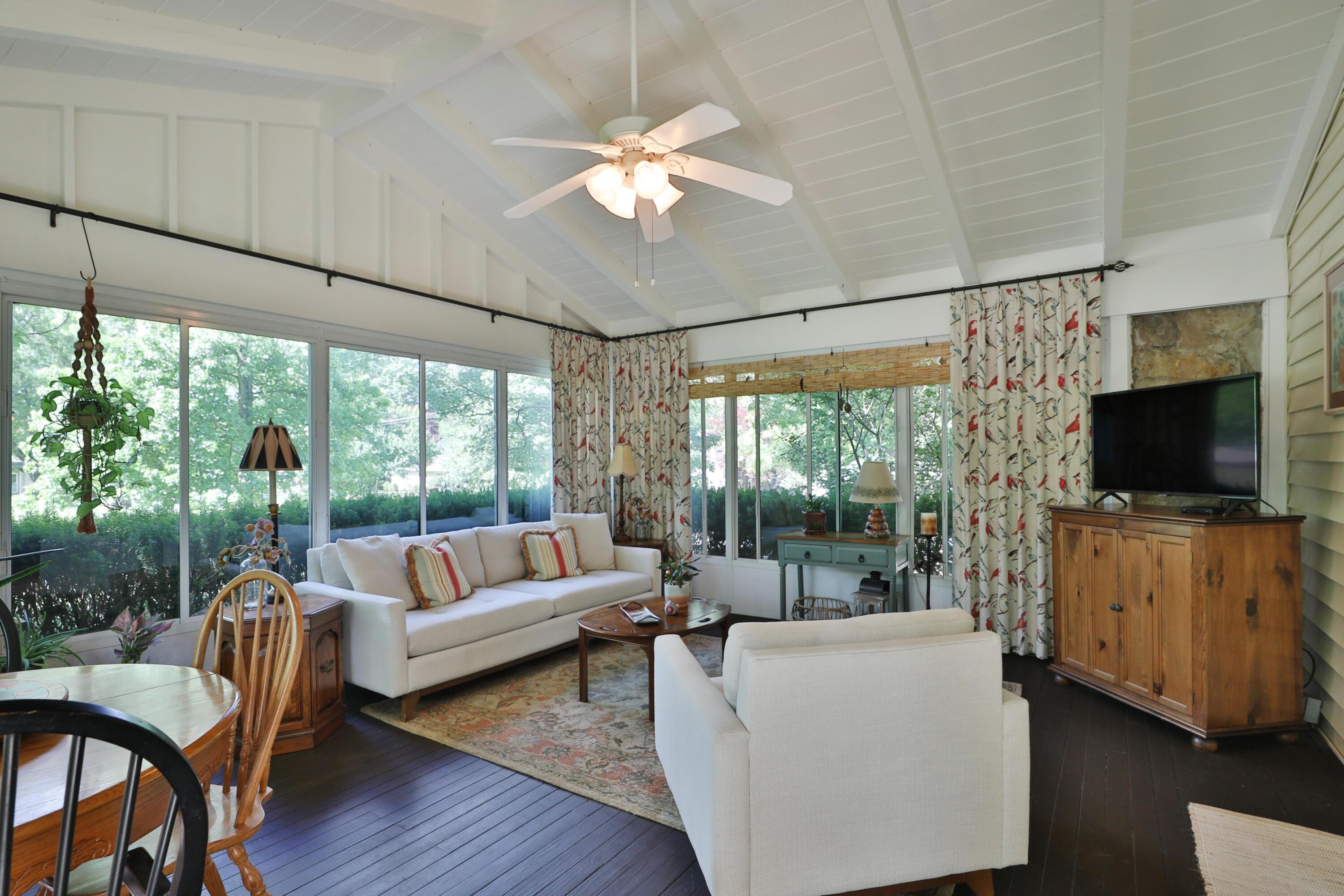 286 Beverly Place Property Photo 15