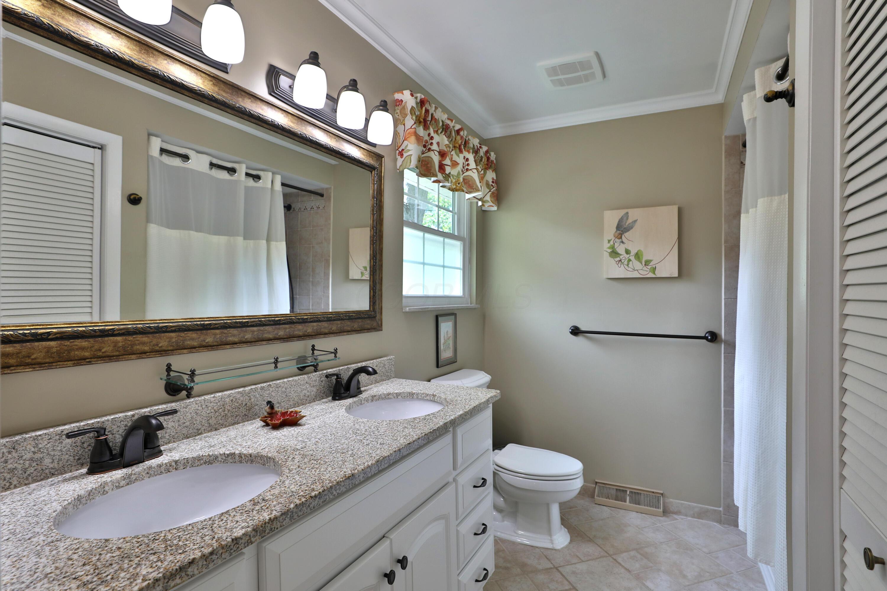 286 Beverly Place Property Photo 33