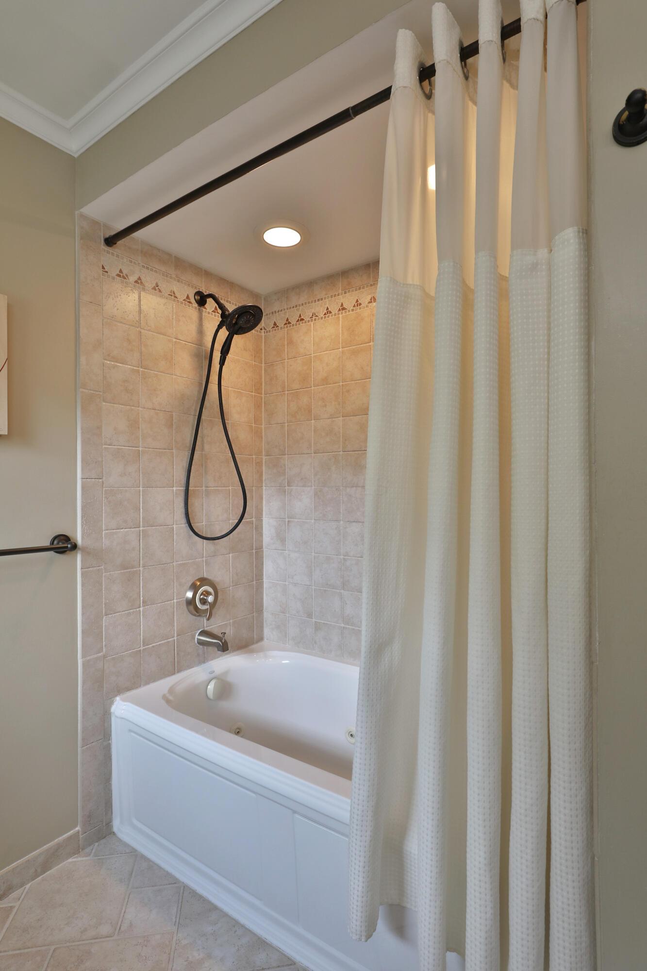 286 Beverly Place Property Photo 34