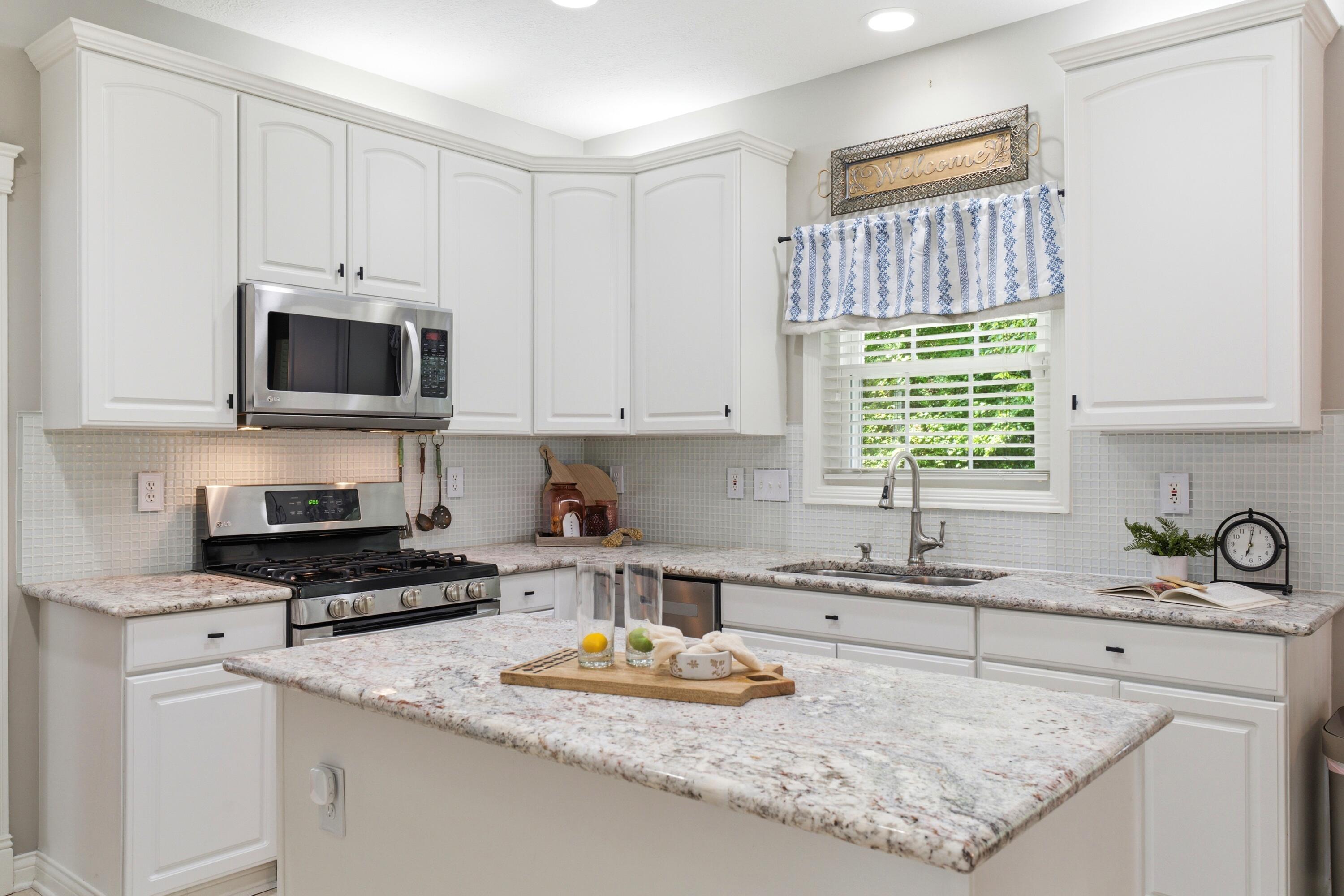 5069 Heath Gate Drive Property Photo 17