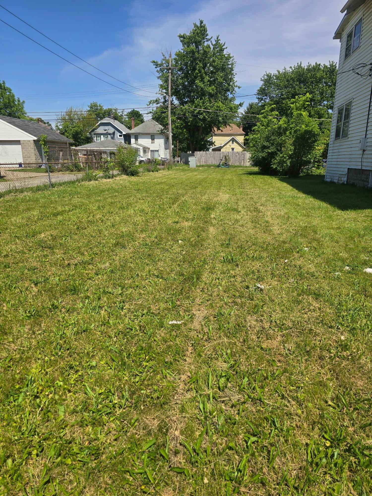 368 S Powell Avenue Property Photo 9