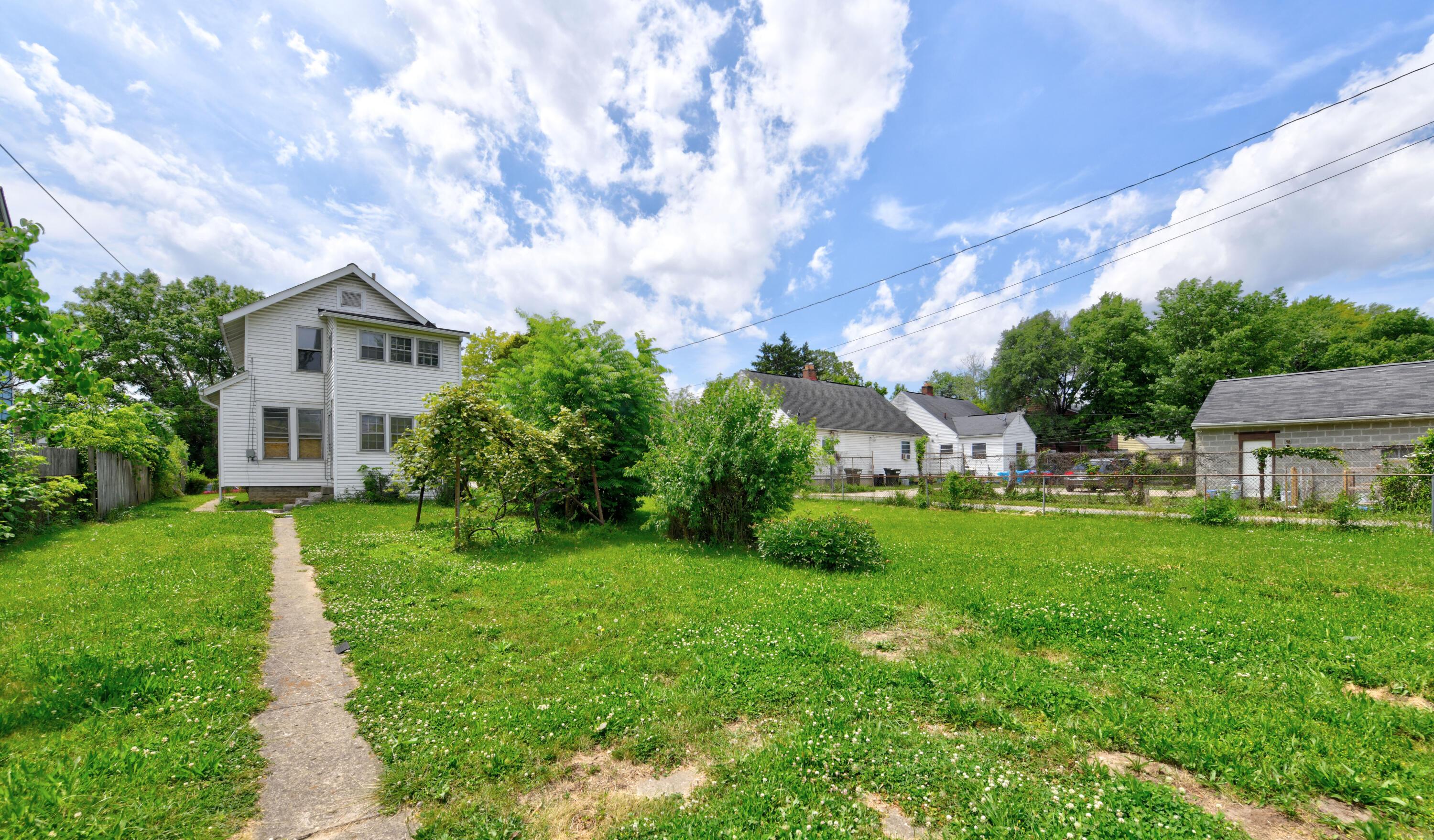 368 S Powell Avenue Property Photo 10
