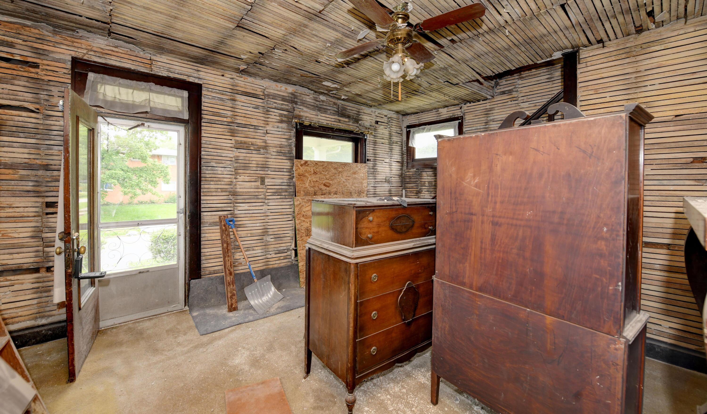 368 S Powell Avenue Property Photo 12
