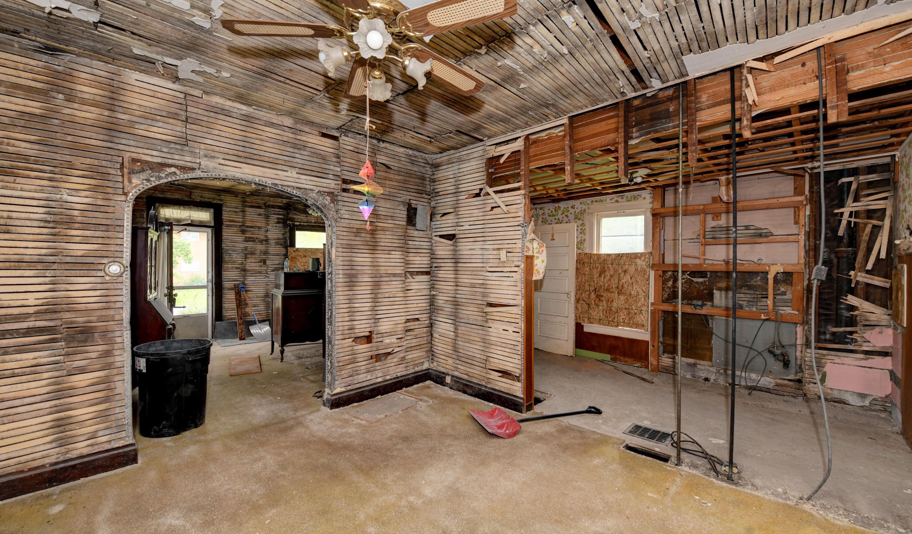 368 S Powell Avenue Property Photo 15