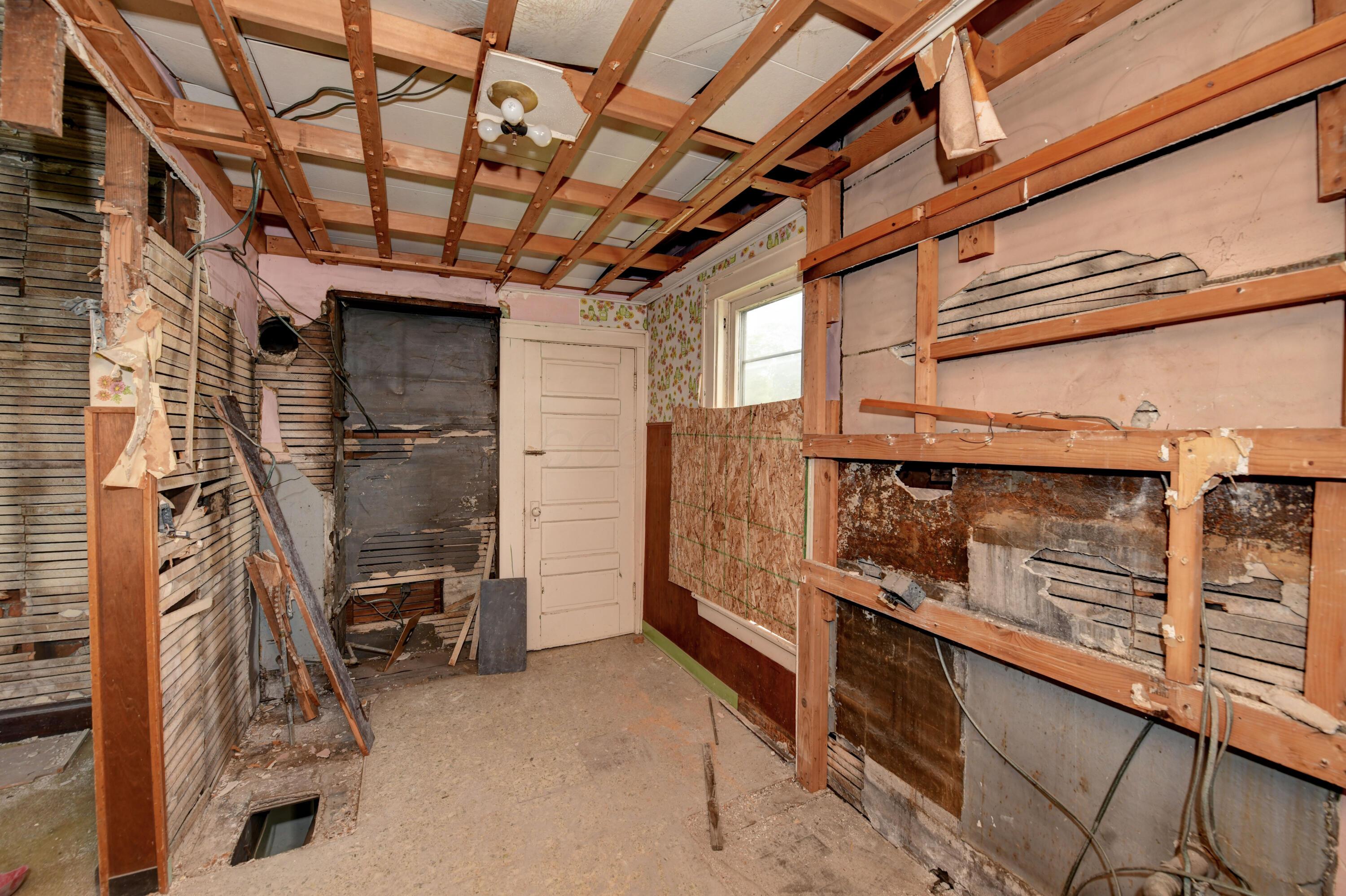 368 S Powell Avenue Property Photo 19