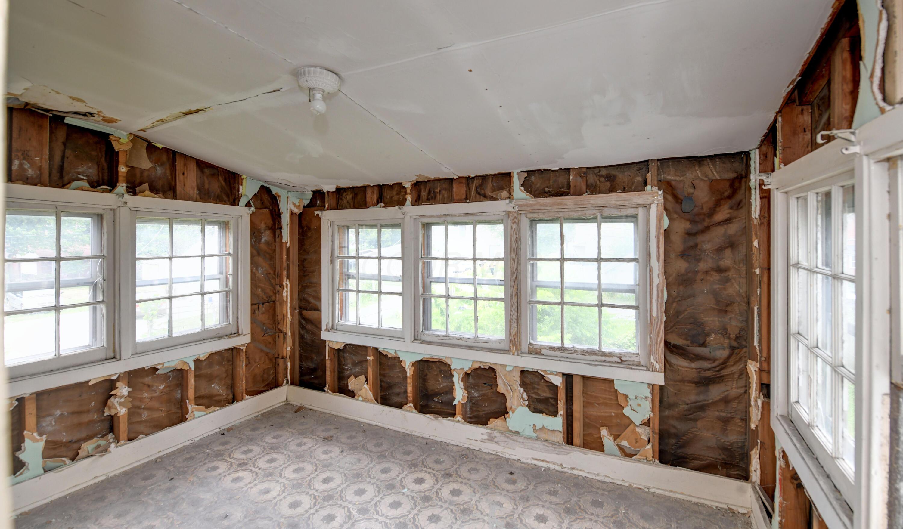 368 S Powell Avenue Property Photo 25